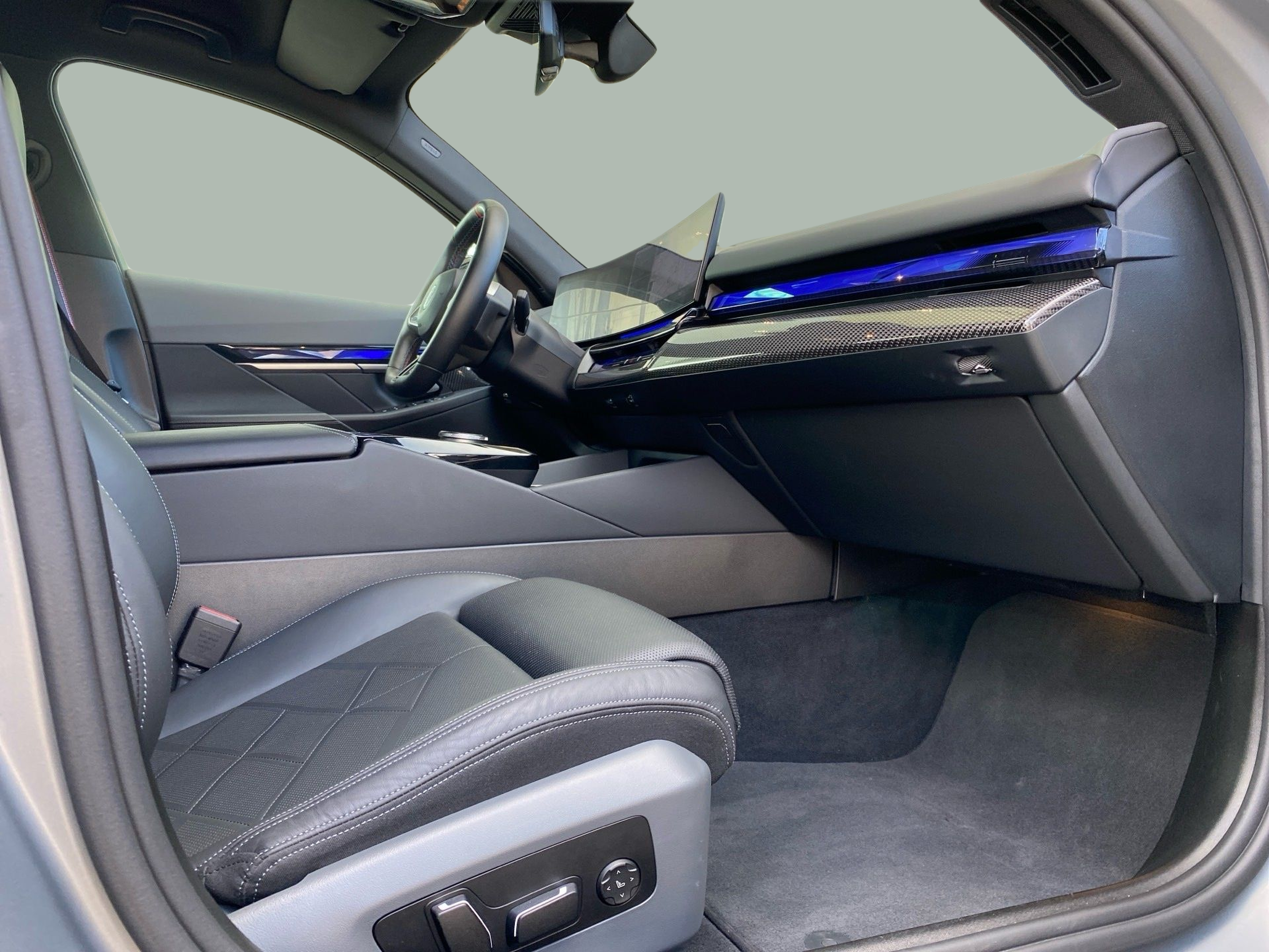 BMW i5 M60 color Gris. Año 2023. 442KW(601CV). Elétrico. En concesionario Caetano Cascais de Cascais