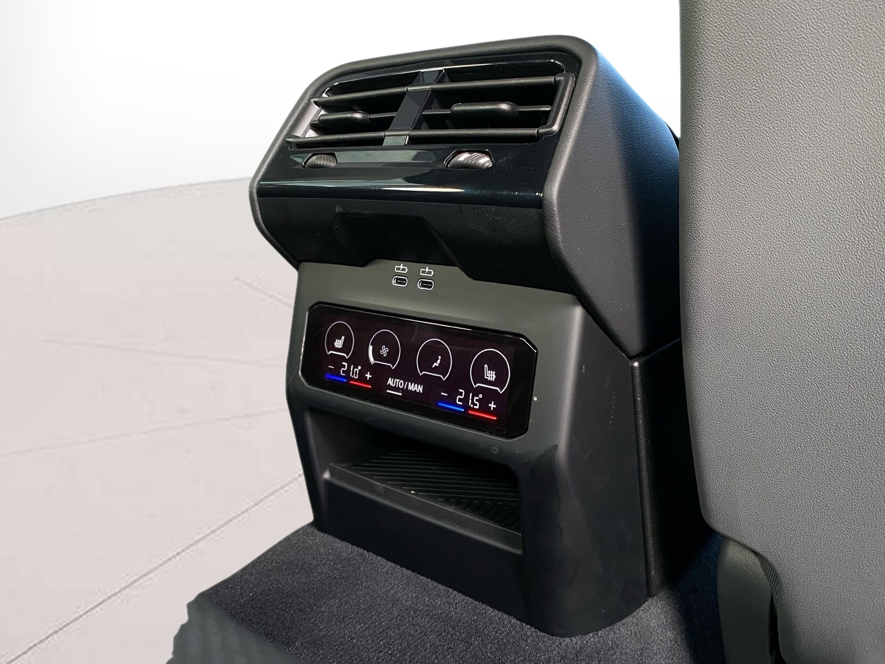 BMW i5 M60 color Gris. Año 2023. 442KW(601CV). Elétrico. En concesionario Caetano Cascais de Cascais