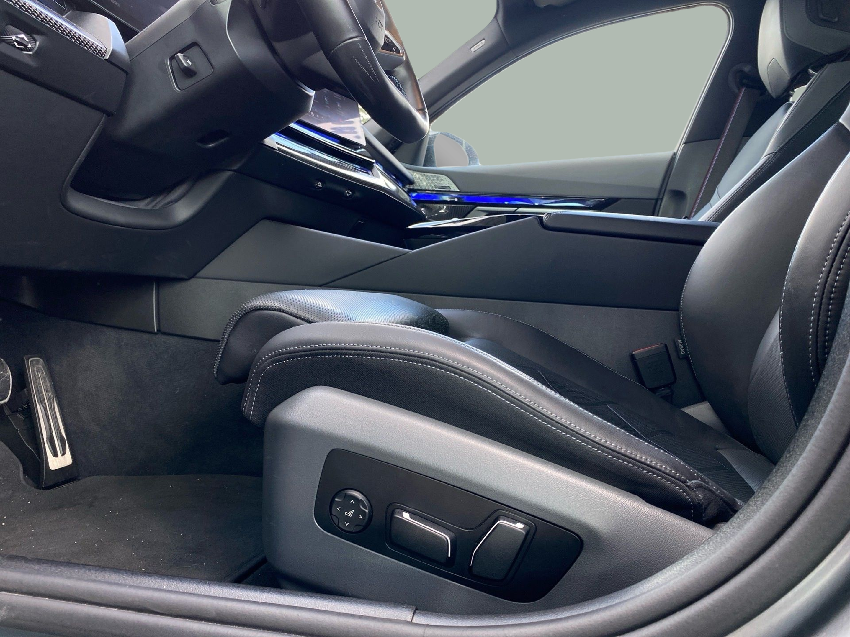 BMW i5 M60 color Gris. Año 2023. 442KW(601CV). Elétrico. En concesionario Caetano Cascais de Cascais