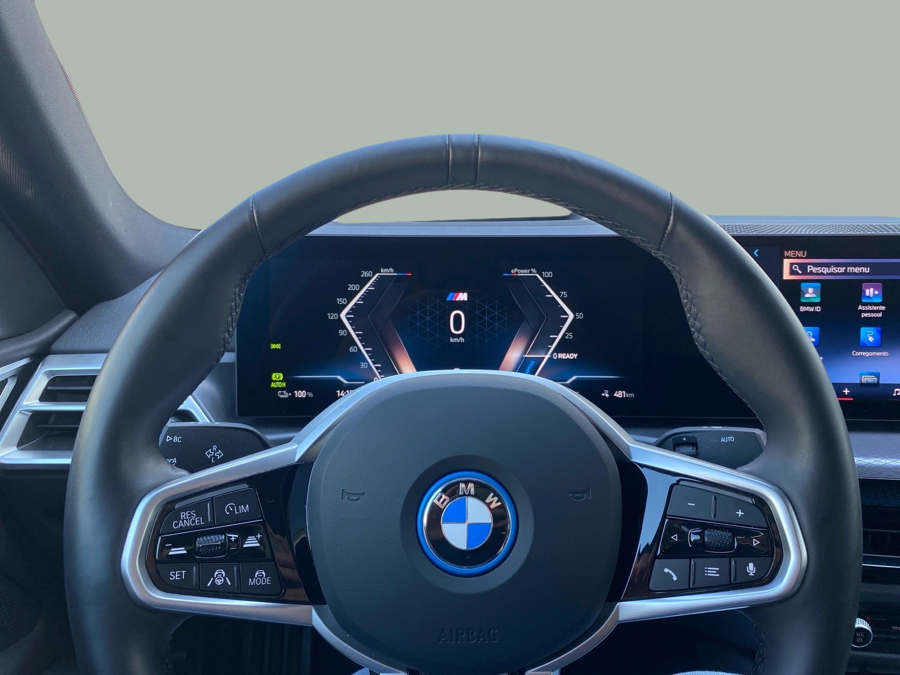 BMW i4 i4 eDrive40 color Gris. Año 2025. 250KW(340CV). Elétrico. En concesionario Caetano Baviera Lisboa de Lisboa