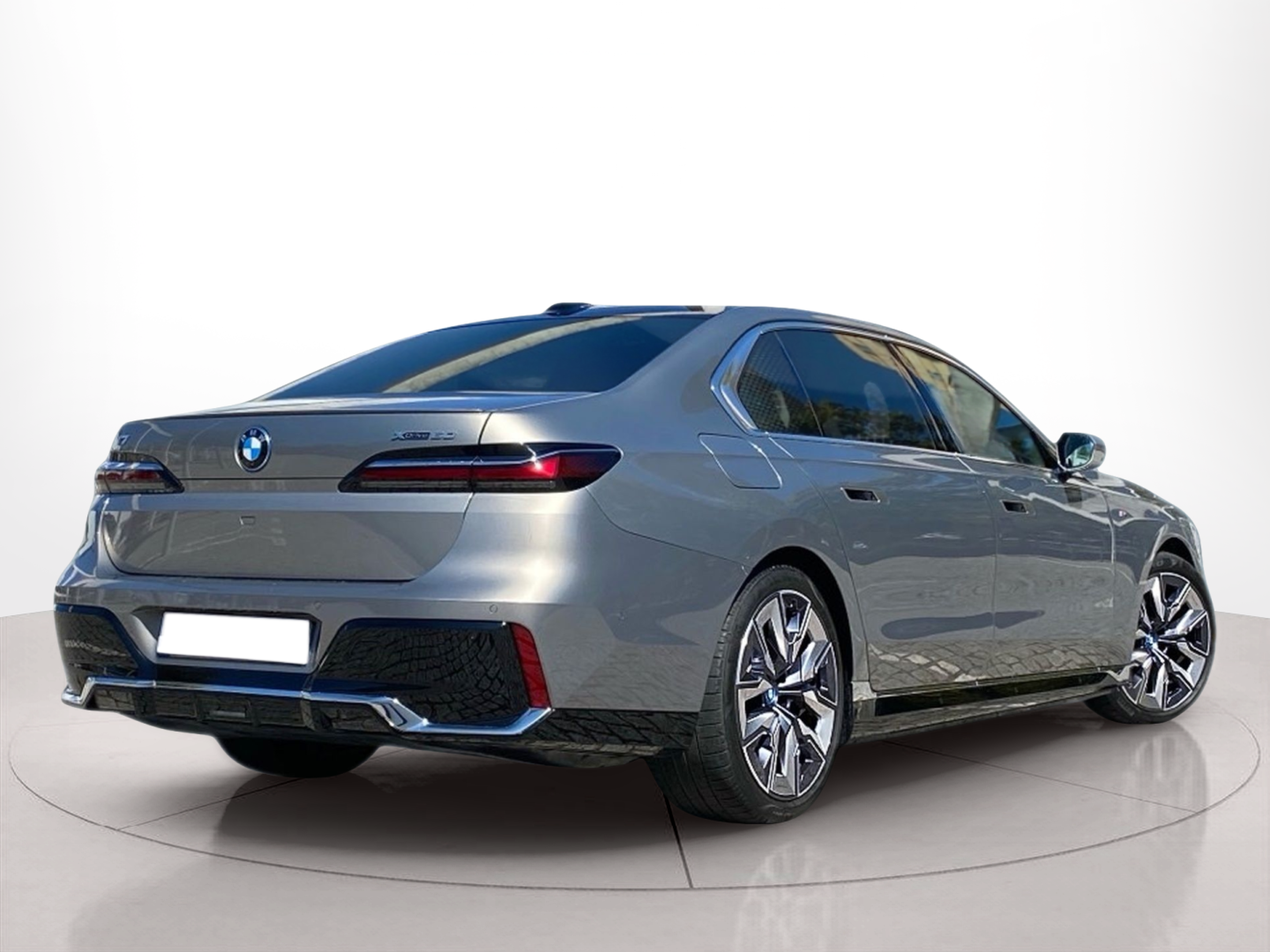 BMW I7 xDrive60 color Gris. Año 2024. 400KW(544CV). Elétrico. En concesionario Caetano Baviera Lisboa de Lisboa