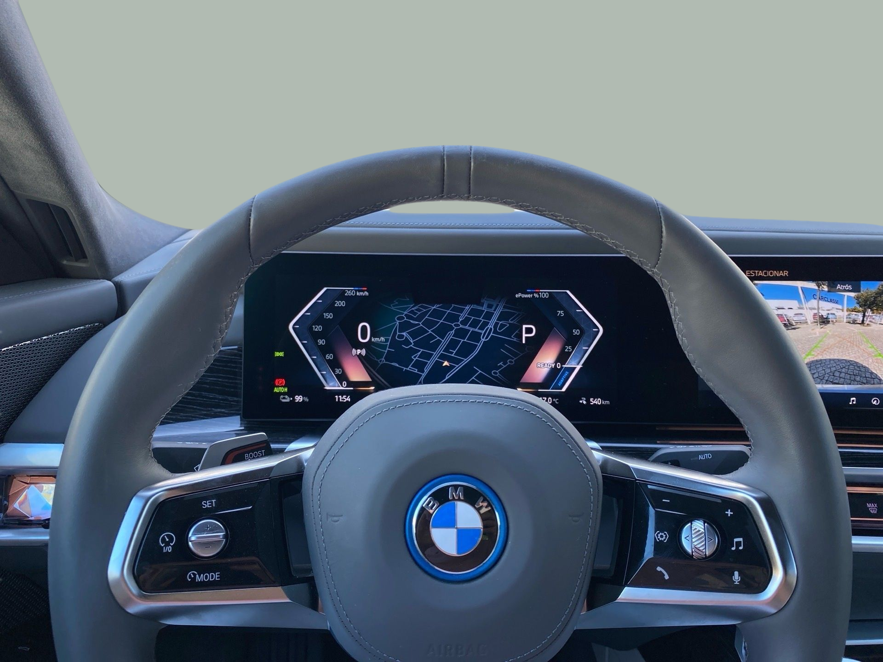 BMW I7 xDrive60 color Gris. Año 2024. 400KW(544CV). Elétrico. En concesionario Caetano Lisboa de Lisboa