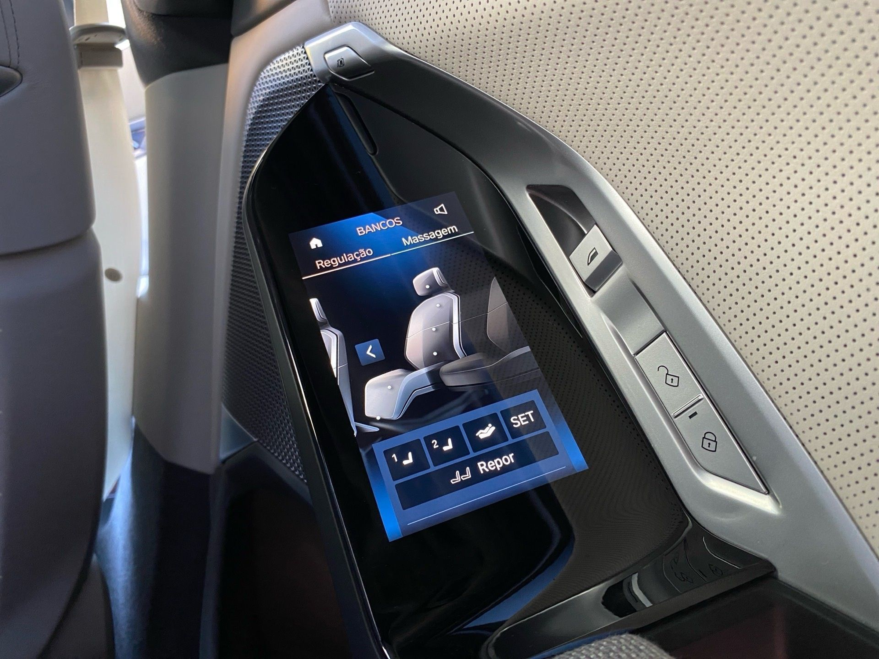 BMW I7 xDrive60 color Gris. Año 2024. 400KW(544CV). Elétrico. En concesionario Caetano Lisboa de Lisboa