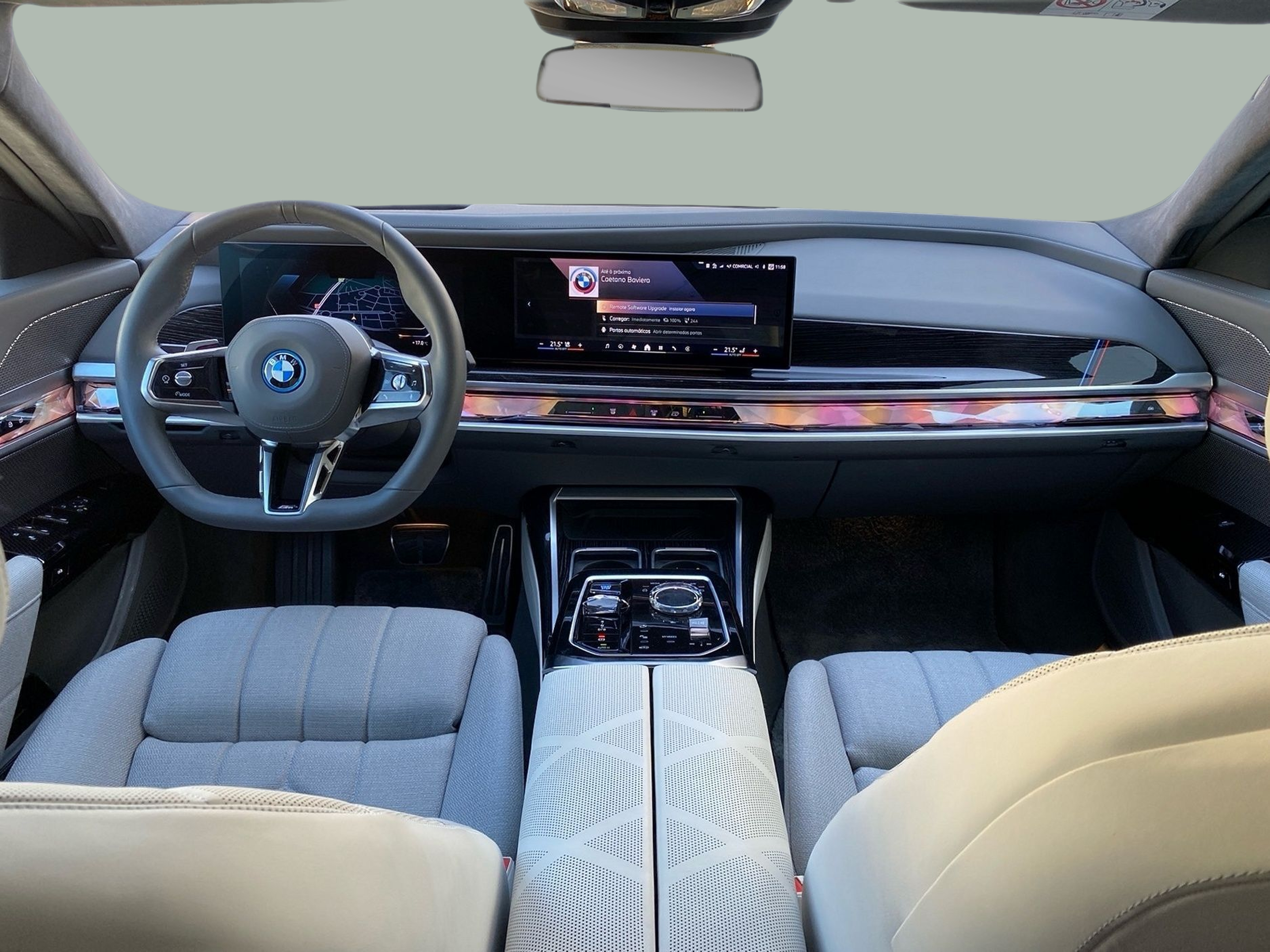 BMW I7 xDrive60 color Gris. Año 2024. 400KW(544CV). Elétrico. En concesionario Caetano Lisboa de Lisboa