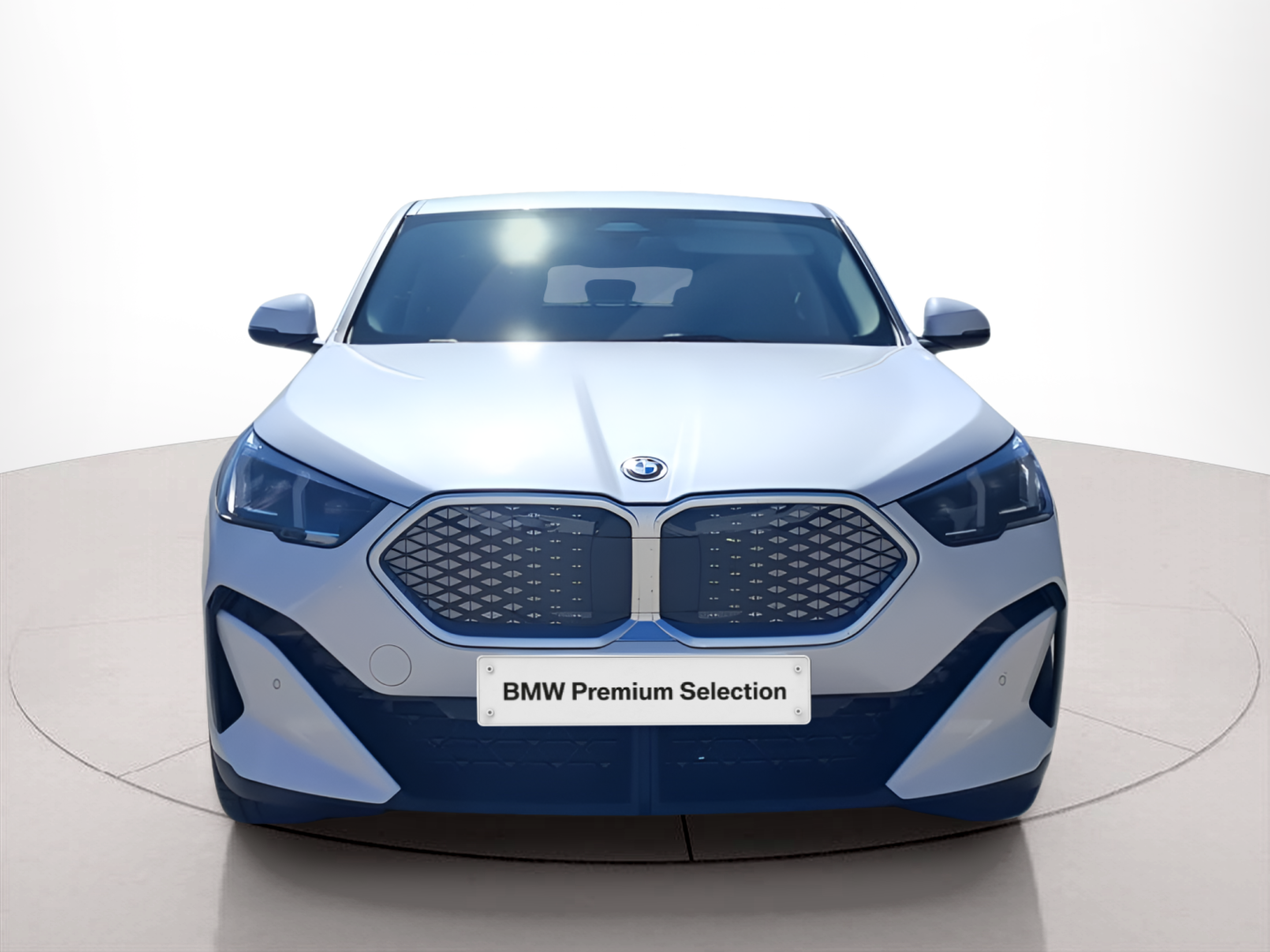 Fotos de BMW iX2 eDrive20 color Blanco. Año 2025. 150KW(204CV). Elétrico. En concesionario Caetano Baviera Portimão de Portimão