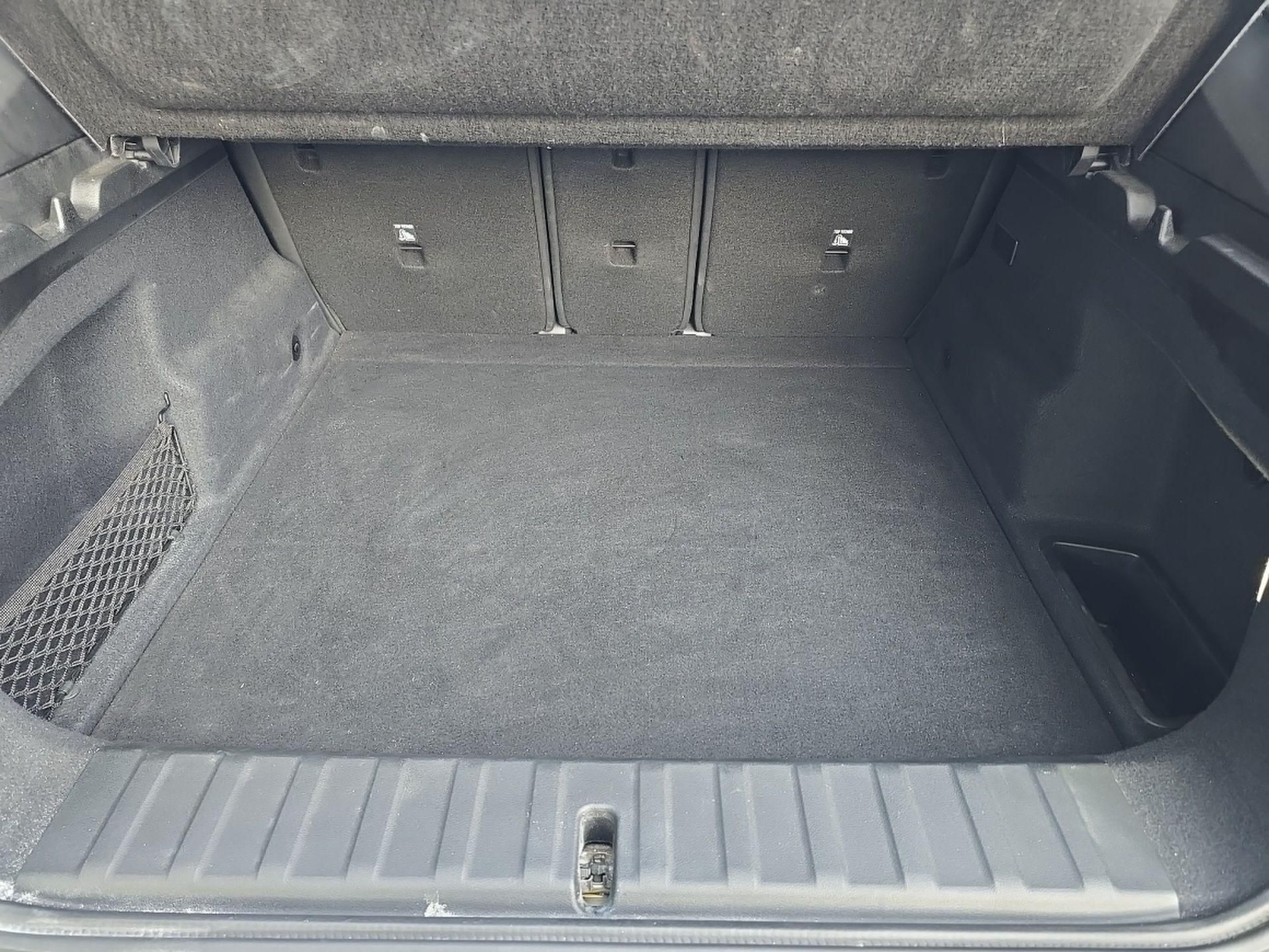 BMW iX2 eDrive20 color Negro. Año 2025. 150KW(204CV). Elétrico. En concesionario Caetano Santa Maria da Feira de Santa Maria da Feira