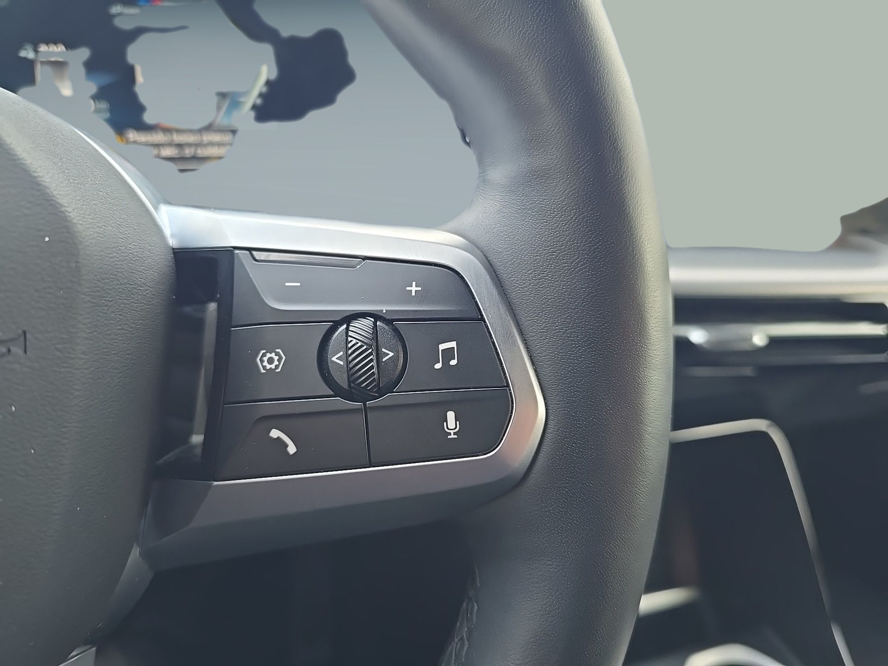 BMW iX2 eDrive20 color Negro. Año 2025. 150KW(204CV). Elétrico. En concesionario Caetano Santa Maria da Feira de Santa Maria da Feira