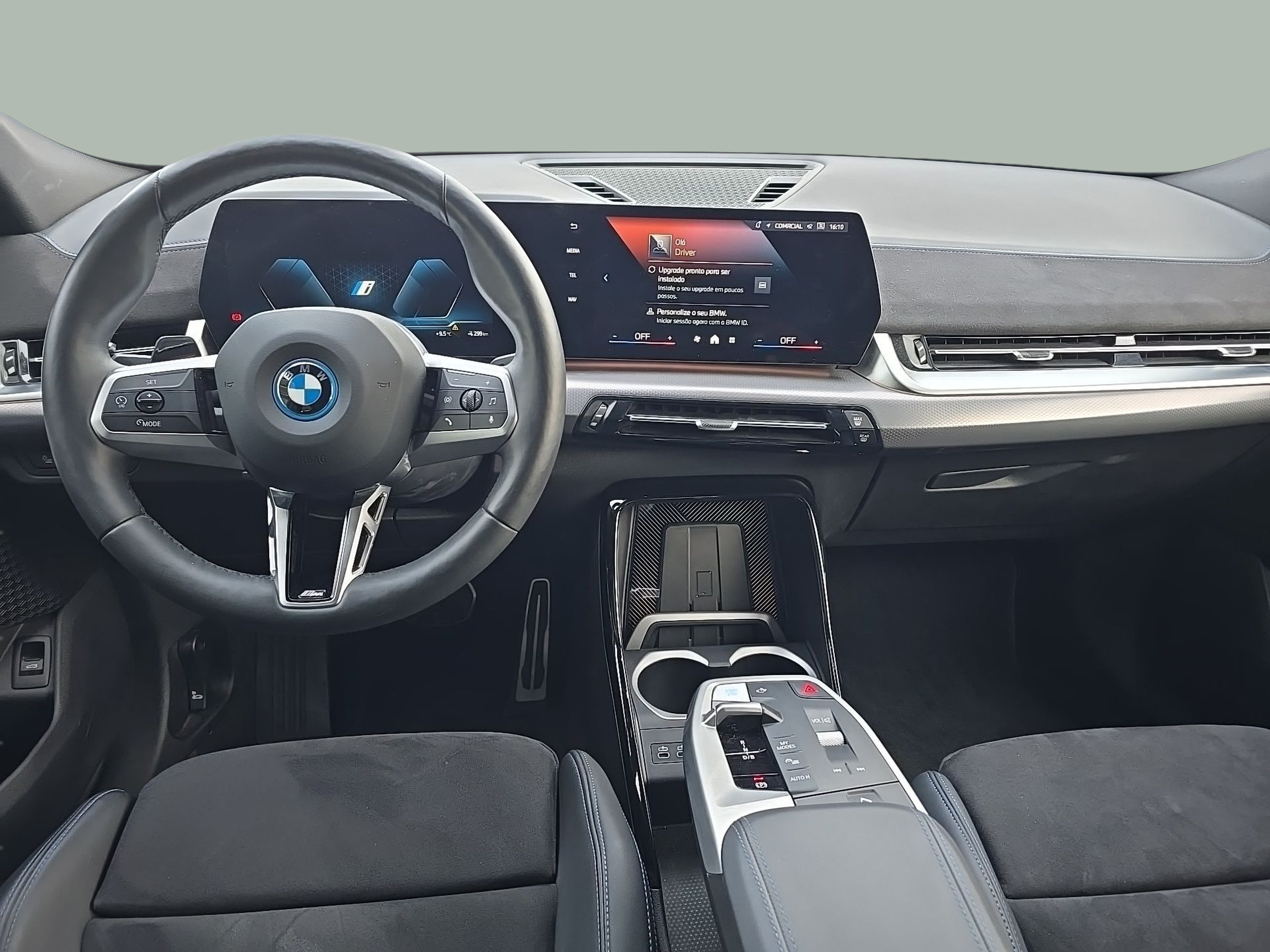 BMW iX2 eDrive20 color Negro. Año 2025. 150KW(204CV). Elétrico. En concesionario Caetano Santa Maria da Feira de Santa Maria da Feira