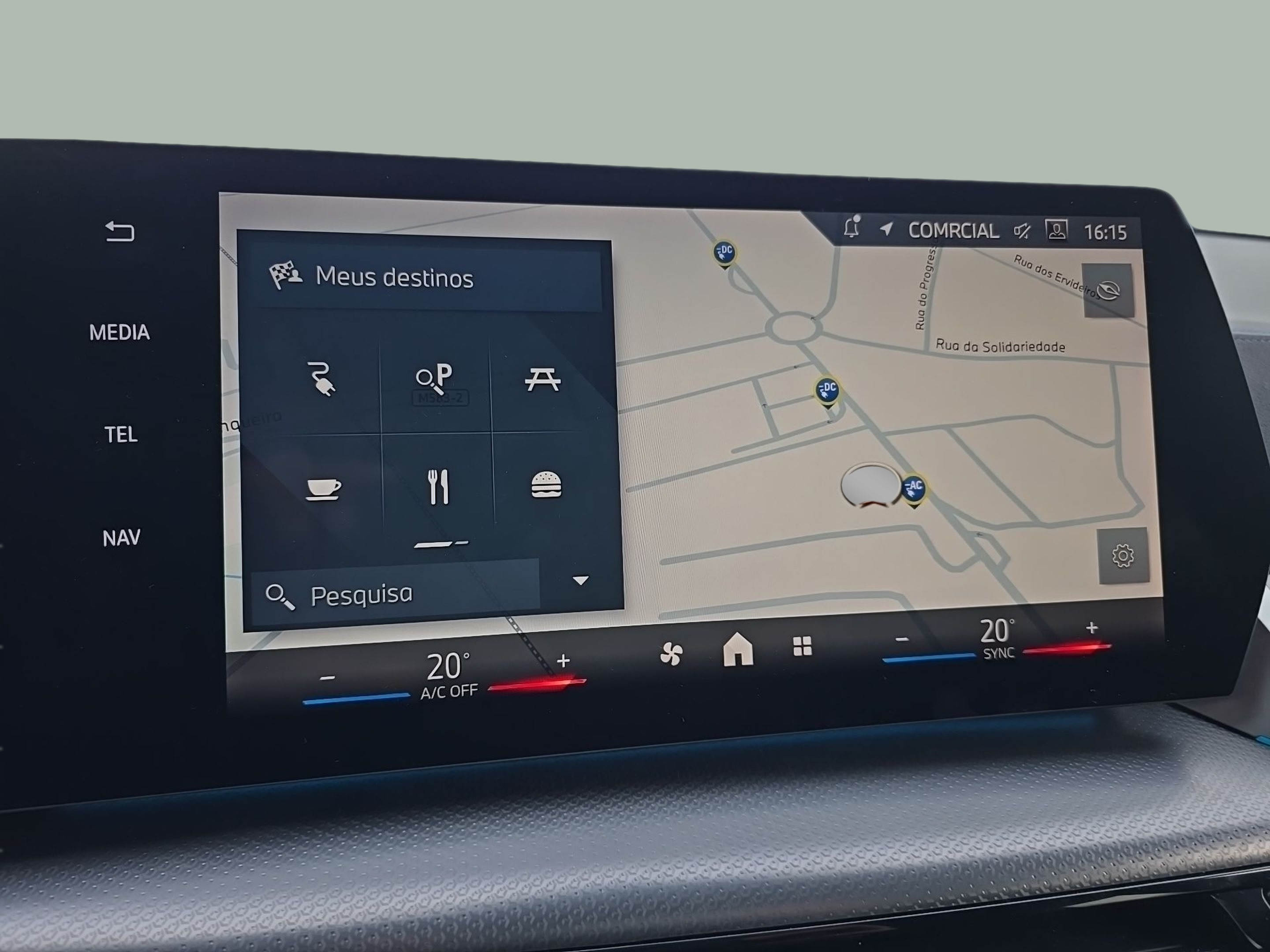 BMW iX2 eDrive20 color Negro. Año 2025. 150KW(204CV). Elétrico. En concesionario Caetano Santa Maria da Feira de Santa Maria da Feira