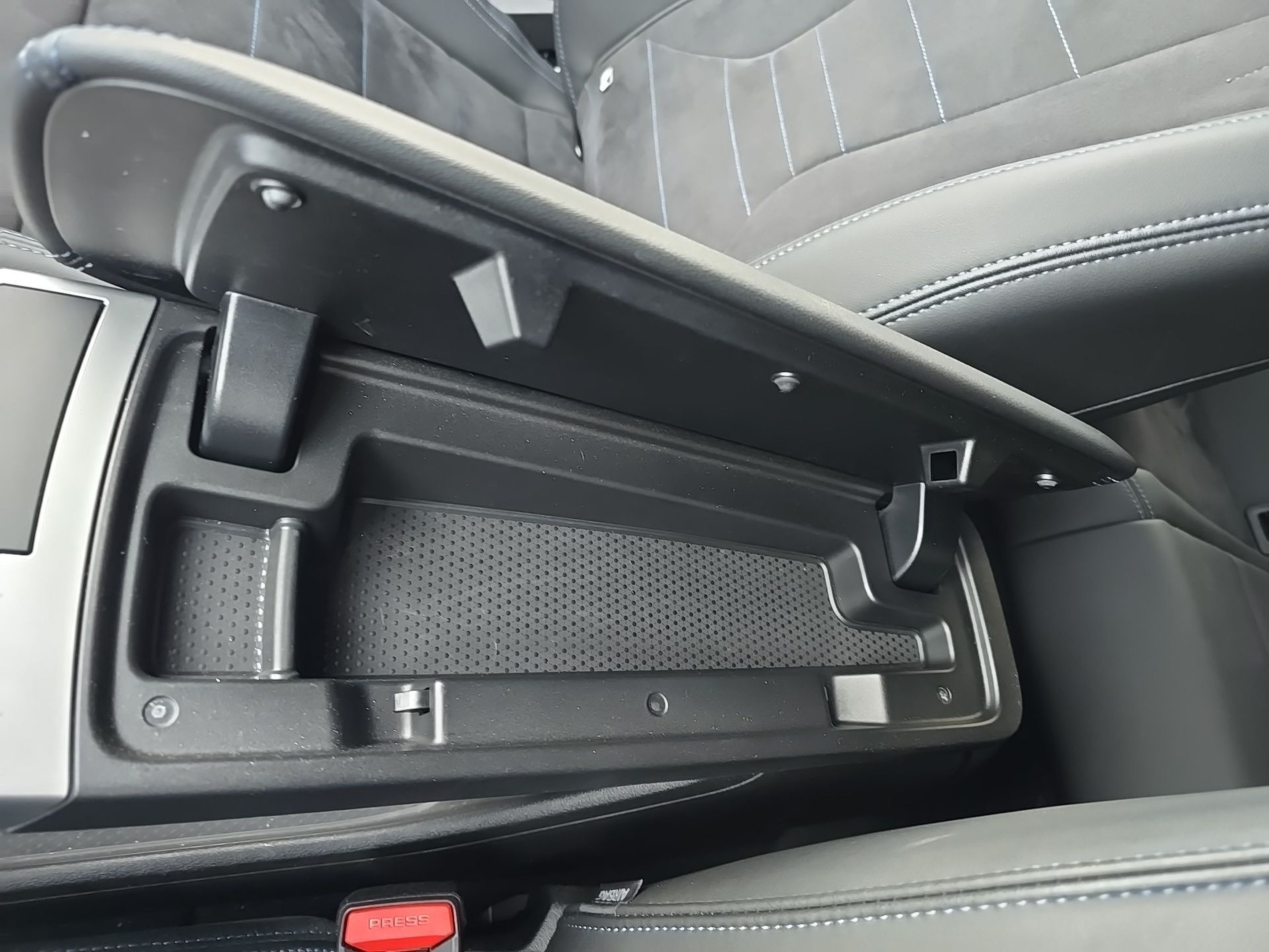 BMW iX2 eDrive20 color Negro. Año 2025. 150KW(204CV). Elétrico. En concesionario Caetano Santa Maria da Feira de Santa Maria da Feira