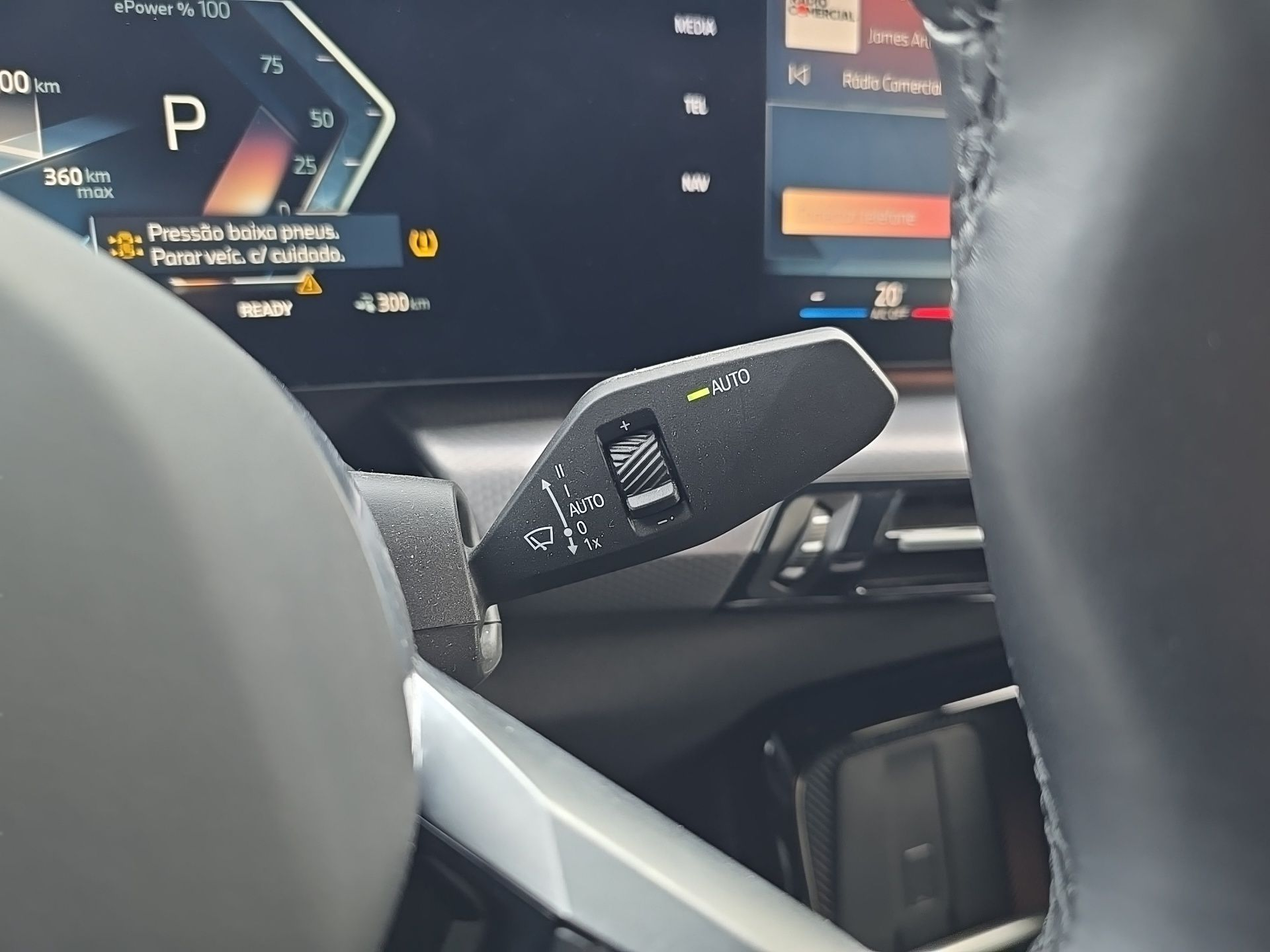 BMW iX2 eDrive20 color Negro. Año 2025. 150KW(204CV). Elétrico. En concesionario Caetano Santa Maria da Feira de Santa Maria da Feira