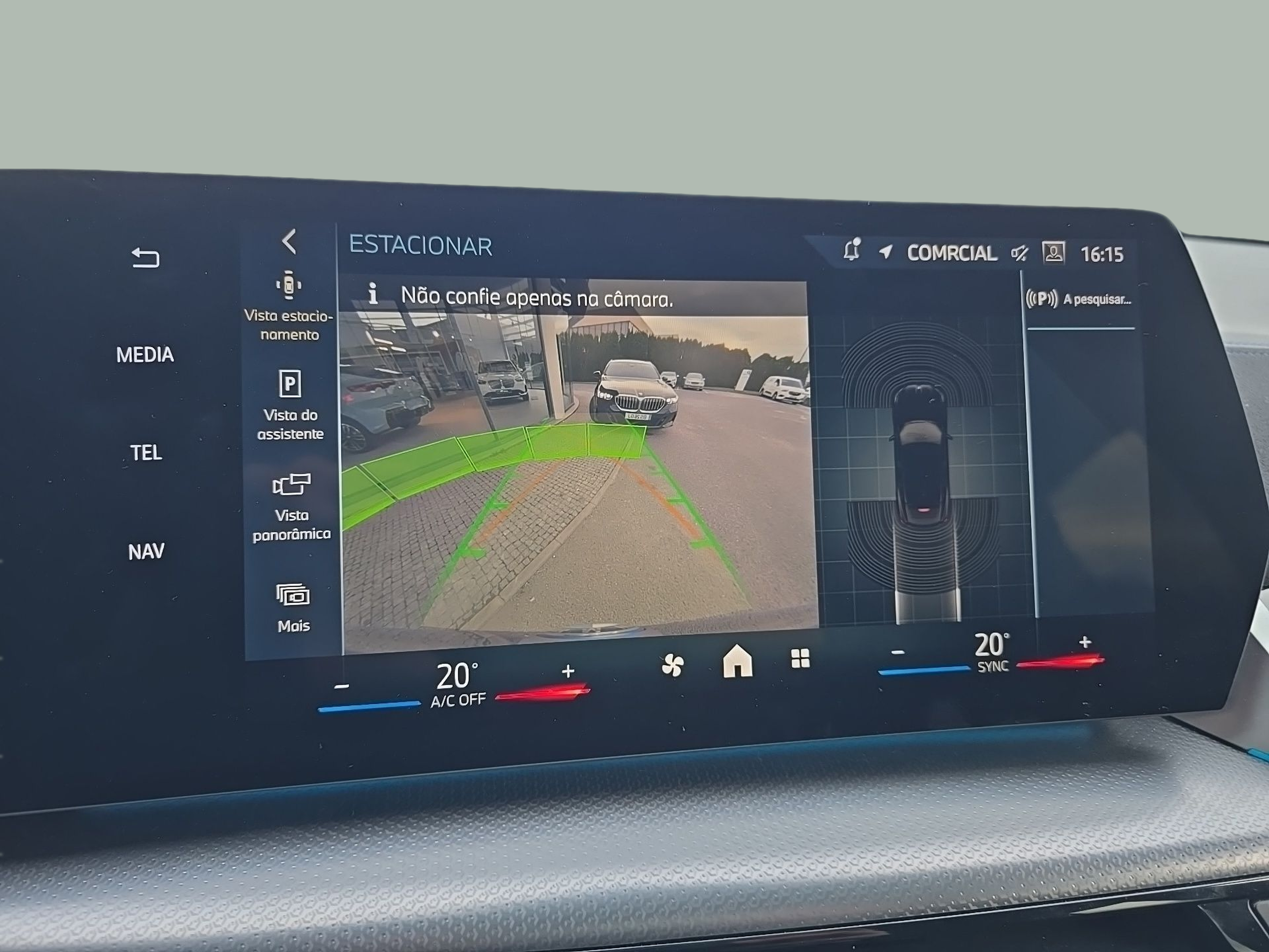 BMW iX2 eDrive20 color Negro. Año 2025. 150KW(204CV). Elétrico. En concesionario Caetano Santa Maria da Feira de Santa Maria da Feira