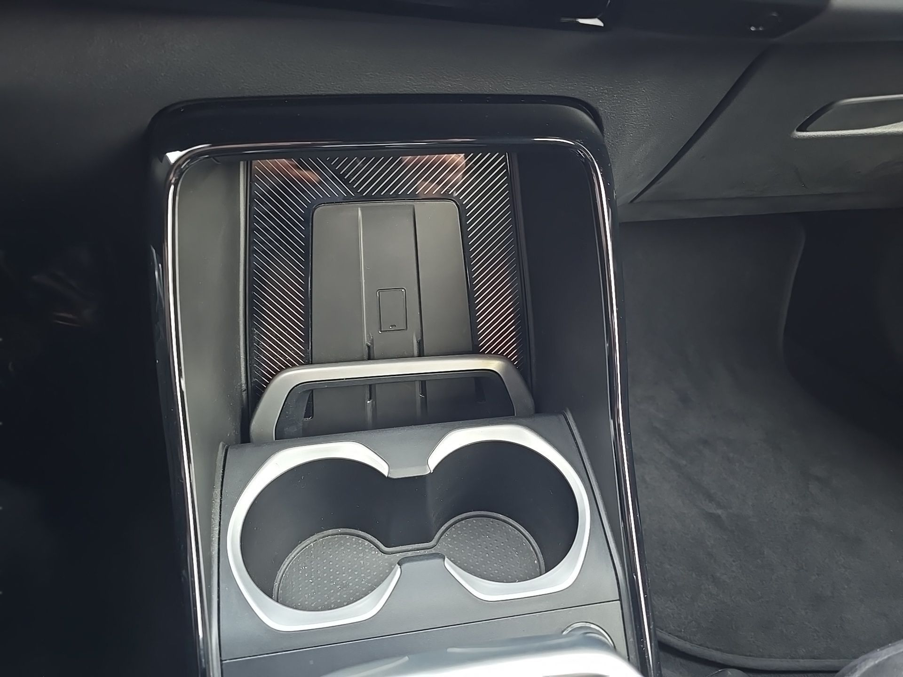 BMW iX2 eDrive20 color Negro. Año 2025. 150KW(204CV). Elétrico. En concesionario Caetano Santa Maria da Feira de Santa Maria da Feira