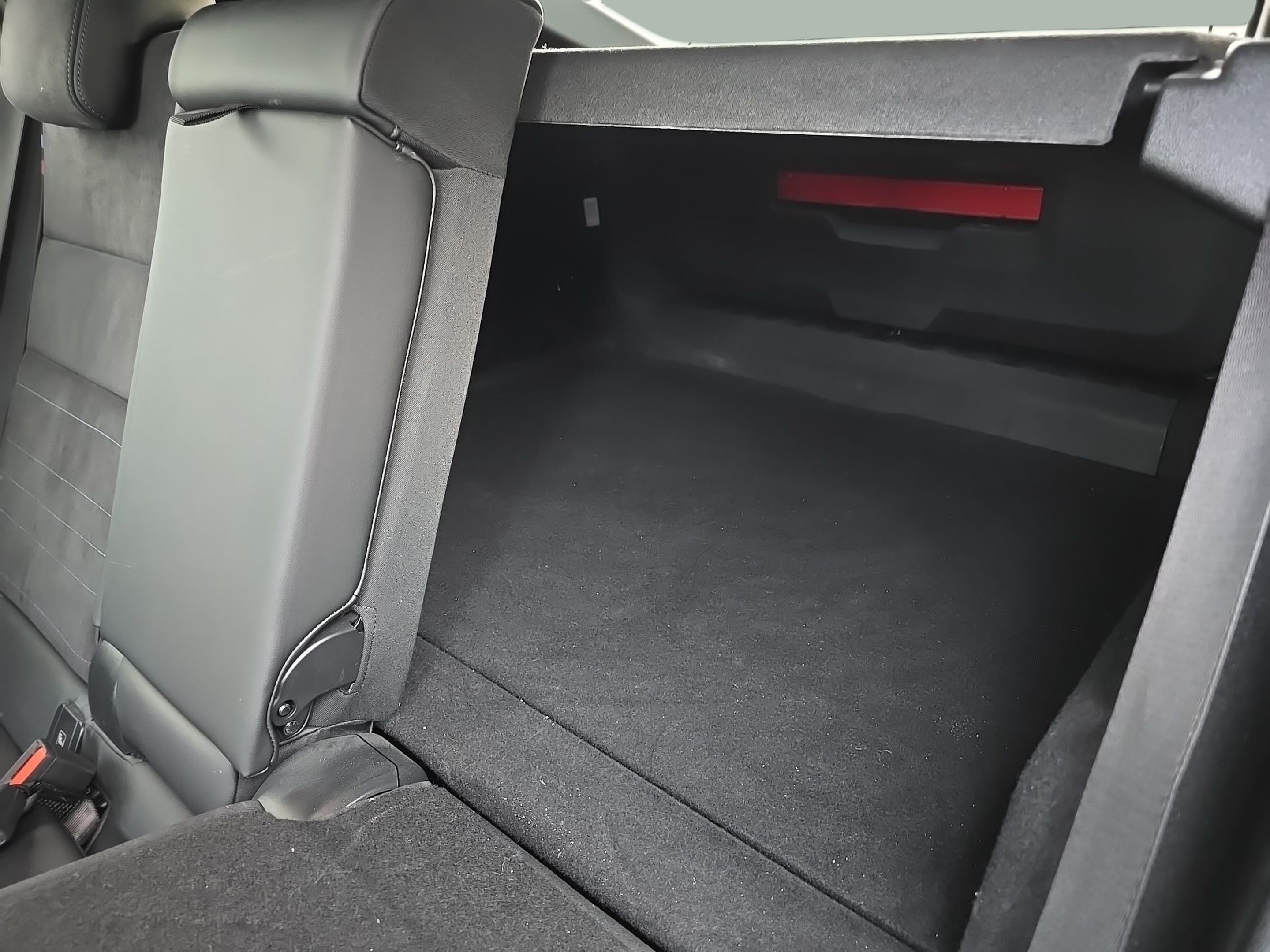 BMW iX2 eDrive20 color Negro. Año 2025. 150KW(204CV). Elétrico. En concesionario Caetano Santa Maria da Feira de Santa Maria da Feira