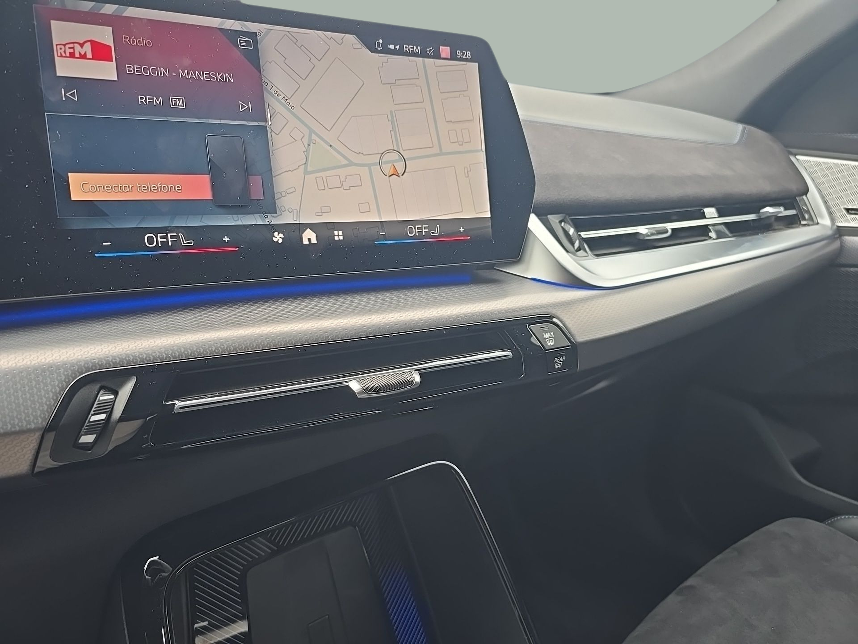 BMW iX2 eDrive20 color Gris. Año 2025. 150KW(204CV). Elétrico. En concesionario Caetano Baviera Aveiro de Aveiro