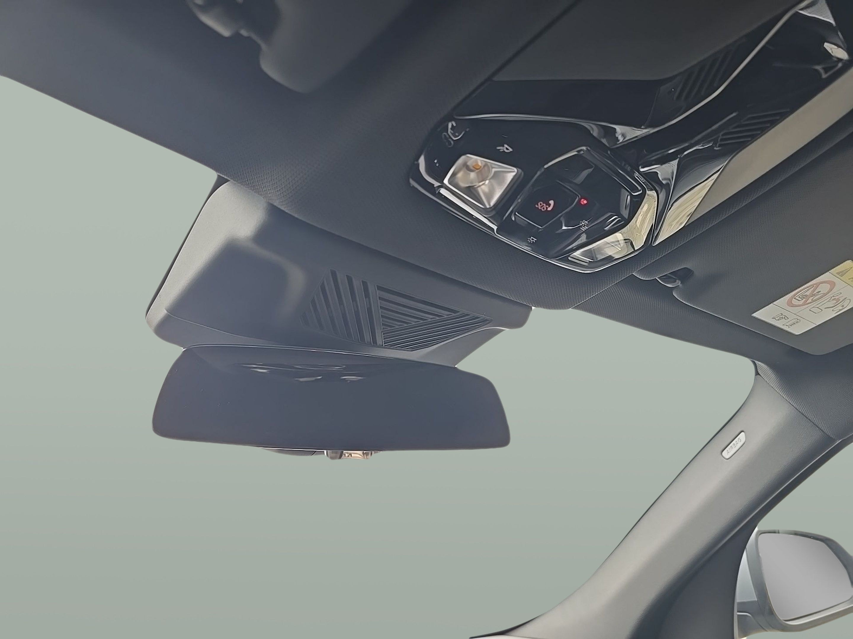 BMW iX2 eDrive20 color Gris. Año 2025. 150KW(204CV). Elétrico. En concesionario Caetano Baviera Aveiro de Aveiro