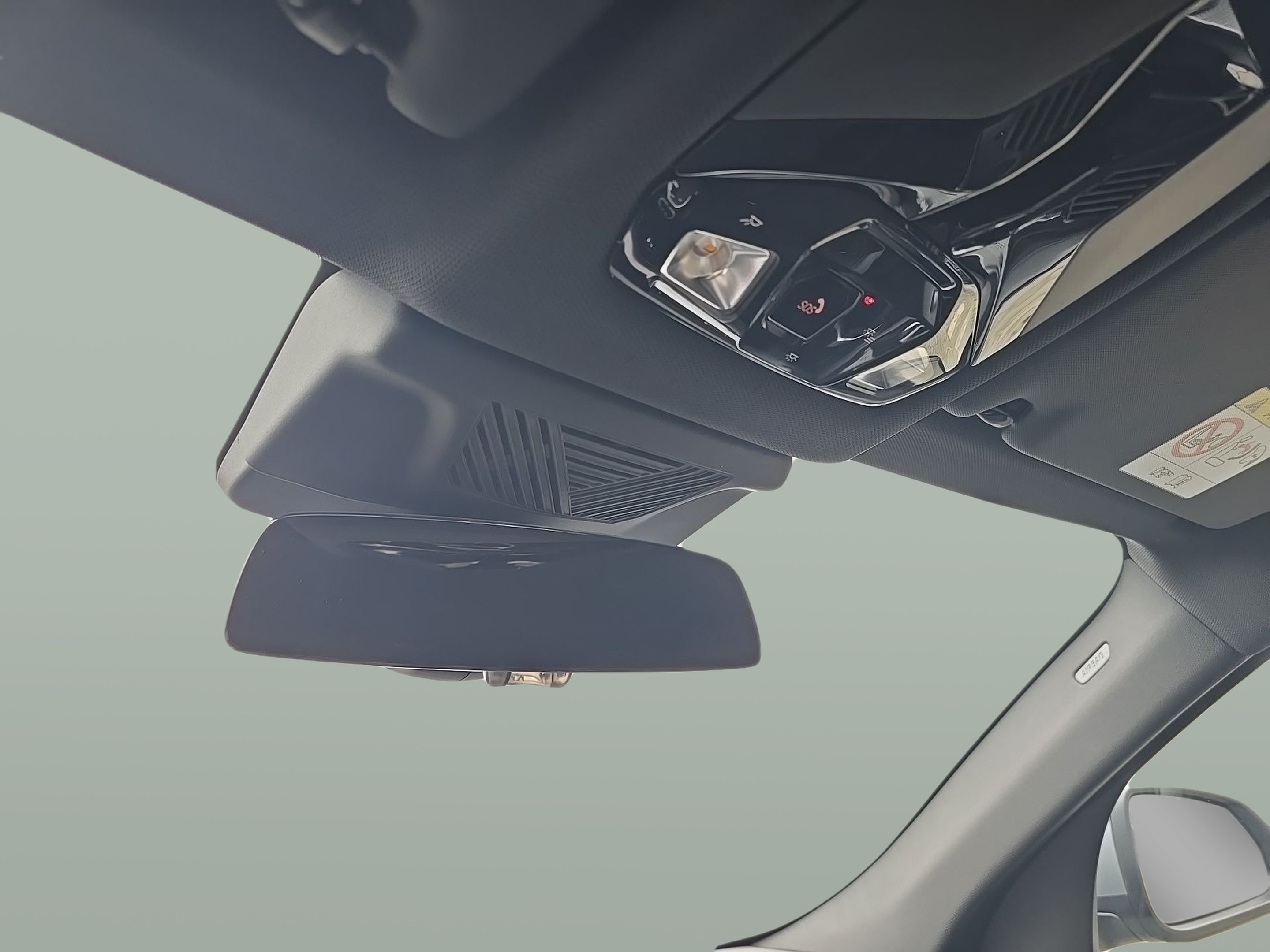 BMW iX2 eDrive20 color Gris. Año 2025. 150KW(204CV). Elétrico. En concesionario Caetano Santa Maria da Feira de Santa Maria da Feira