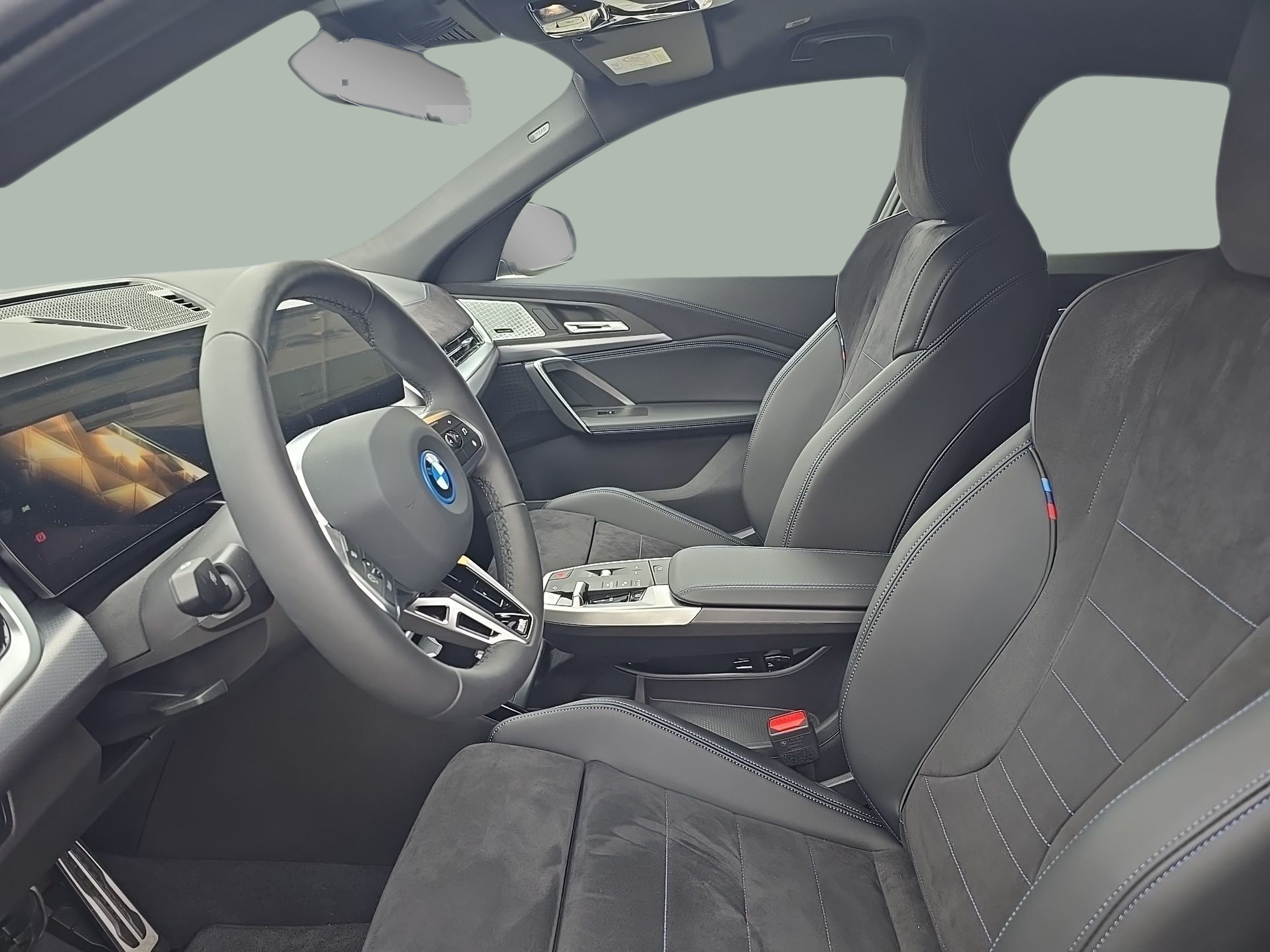 BMW iX2 eDrive20 color Gris. Año 2025. 150KW(204CV). Elétrico. En concesionario Caetano Baviera Aveiro de Aveiro