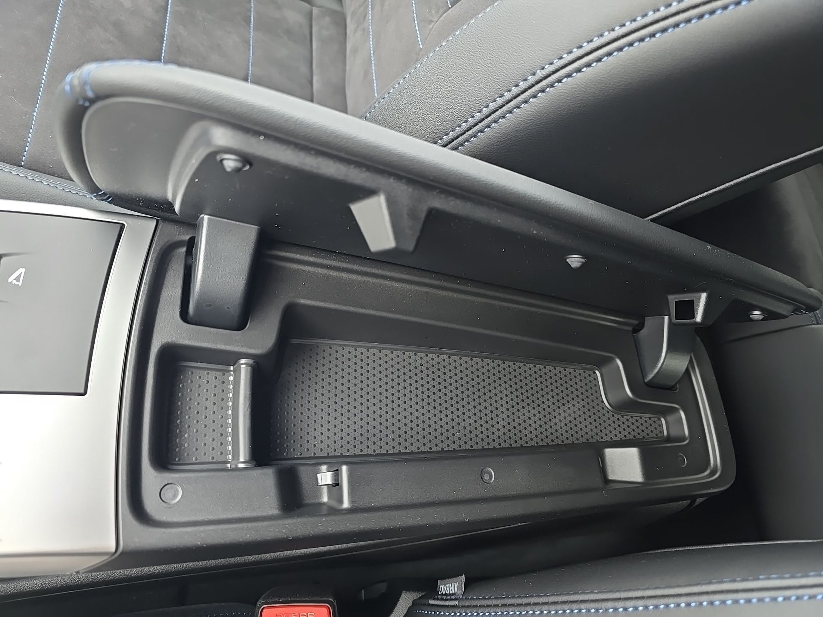 BMW iX2 eDrive20 color Gris. Año 2025. 150KW(204CV). Elétrico. En concesionario Caetano Santa Maria da Feira de Santa Maria da Feira