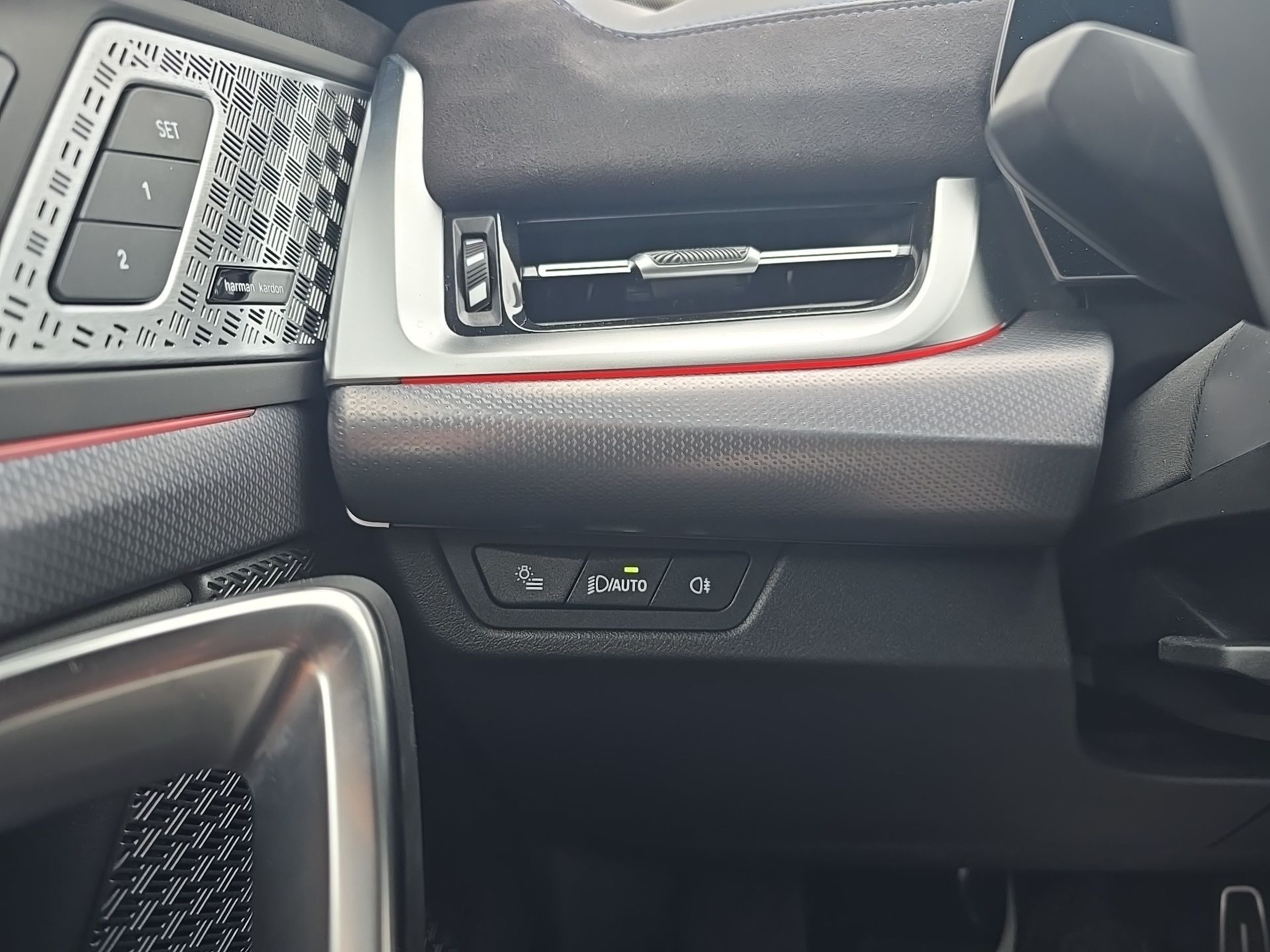 BMW iX2 eDrive20 color Gris. Año 2025. 150KW(204CV). Elétrico. En concesionario Caetano Baviera Aveiro de Aveiro