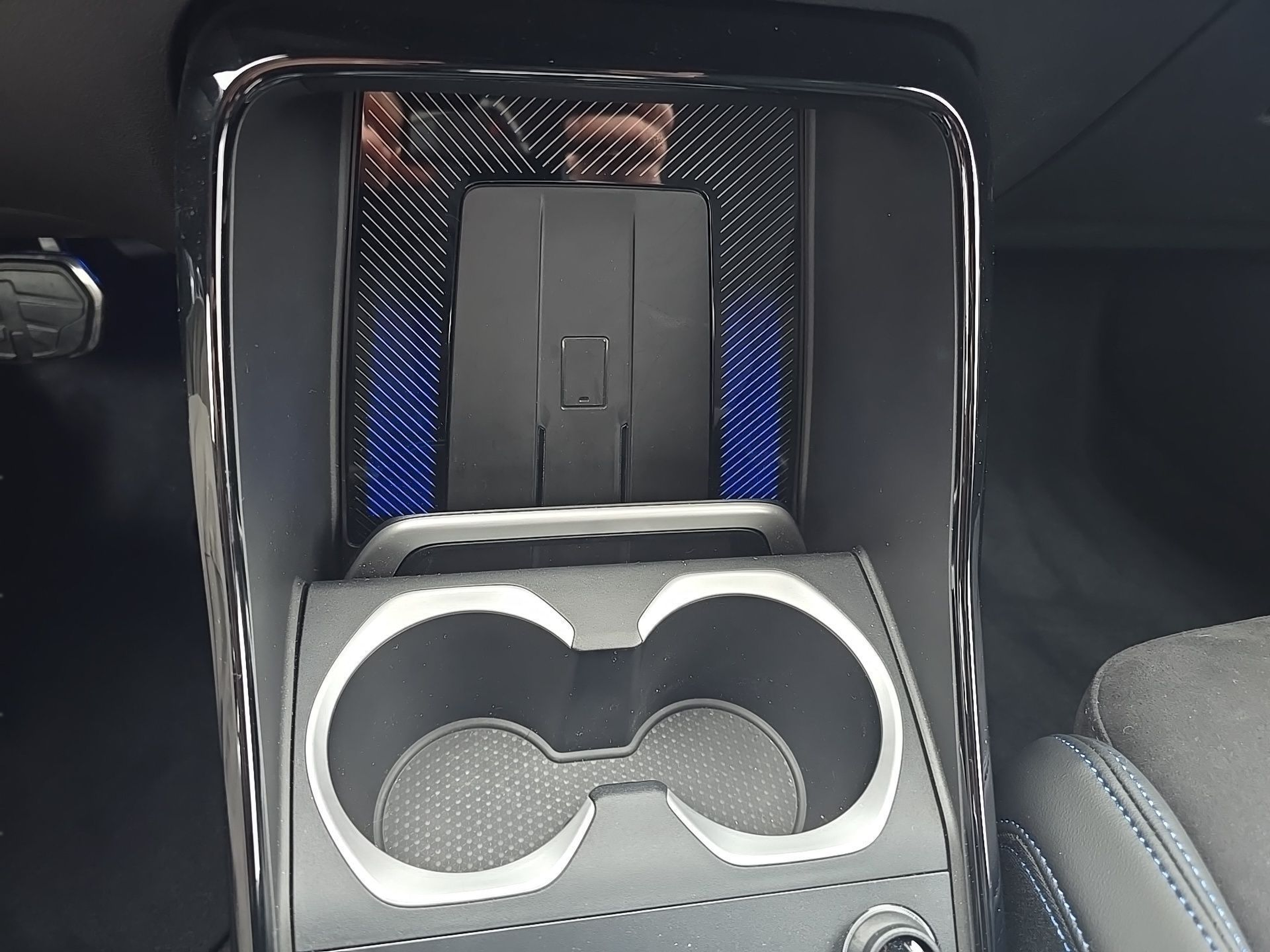 BMW iX2 eDrive20 color Gris. Año 2025. 150KW(204CV). Elétrico. En concesionario Caetano Santa Maria da Feira de Santa Maria da Feira