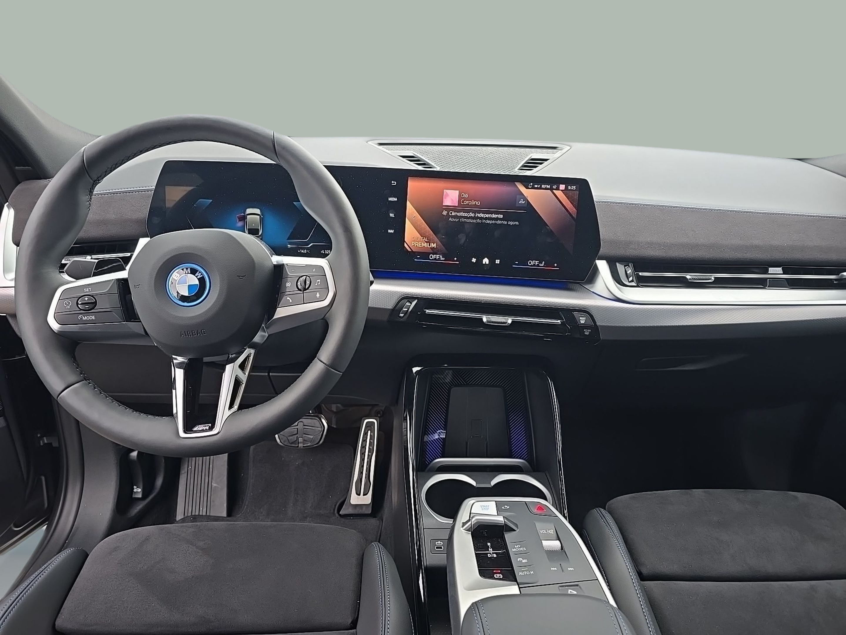 BMW iX2 eDrive20 color Gris. Año 2025. 150KW(204CV). Elétrico. En concesionario Caetano Baviera Aveiro de Aveiro