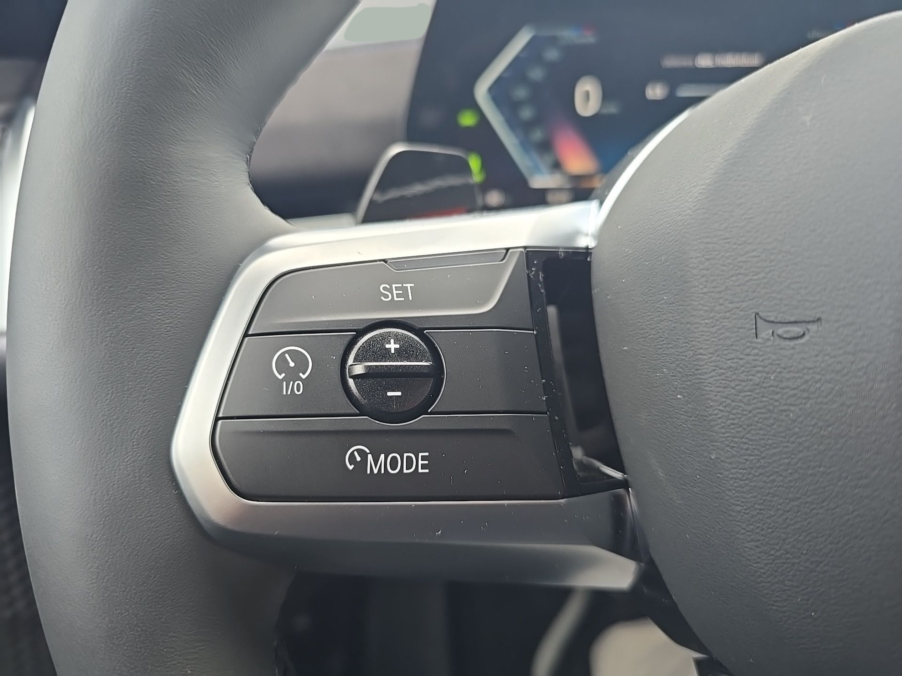 BMW iX2 eDrive20 color Gris. Año 2025. 150KW(204CV). Elétrico. En concesionario Caetano Baviera Aveiro de Aveiro