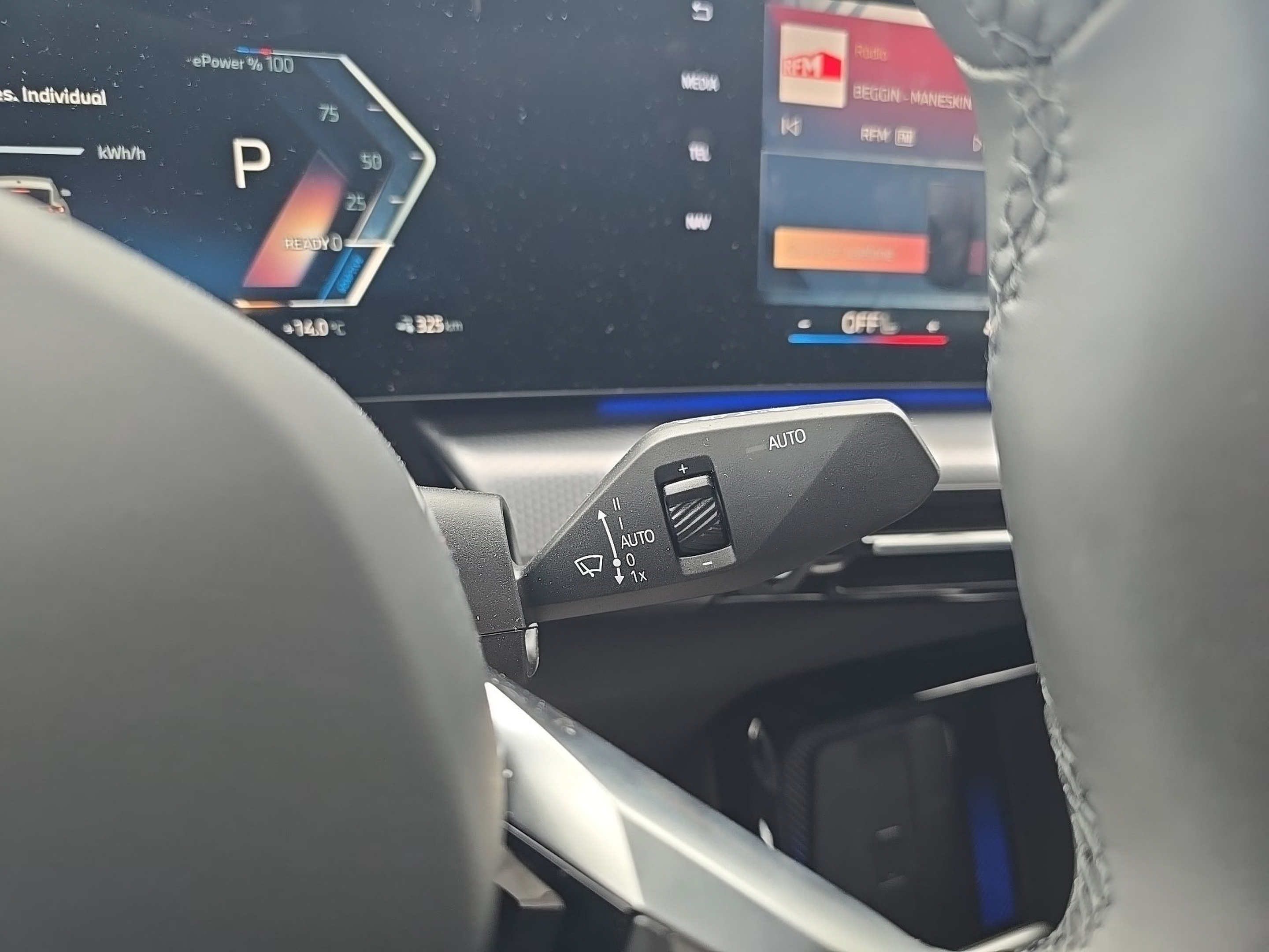 BMW iX2 eDrive20 color Gris. Año 2025. 150KW(204CV). Elétrico. En concesionario Caetano Baviera Aveiro de Aveiro