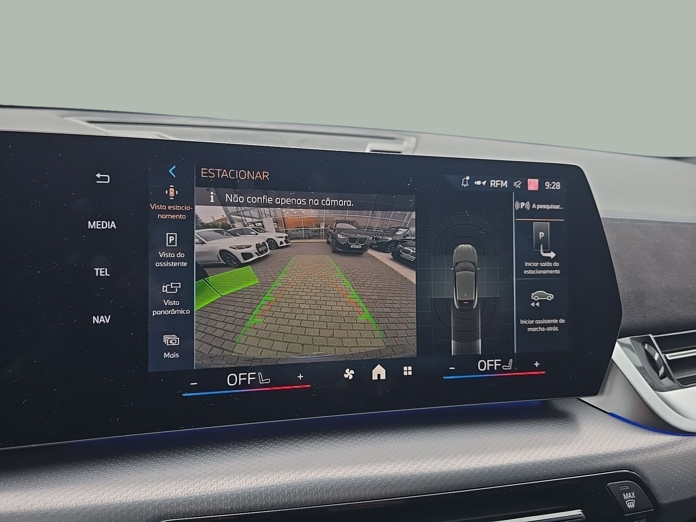 BMW iX2 eDrive20 color Gris. Año 2025. 150KW(204CV). Elétrico. En concesionario Caetano Baviera Aveiro de Aveiro