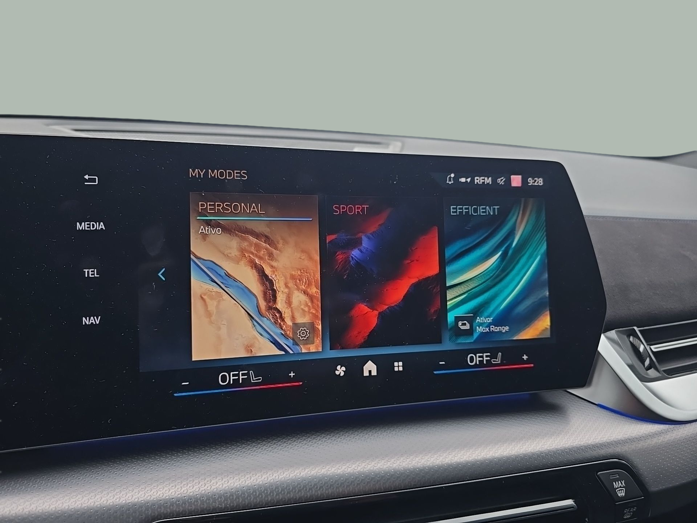 BMW iX2 eDrive20 color Gris. Año 2025. 150KW(204CV). Elétrico. En concesionario Caetano Santa Maria da Feira de Santa Maria da Feira