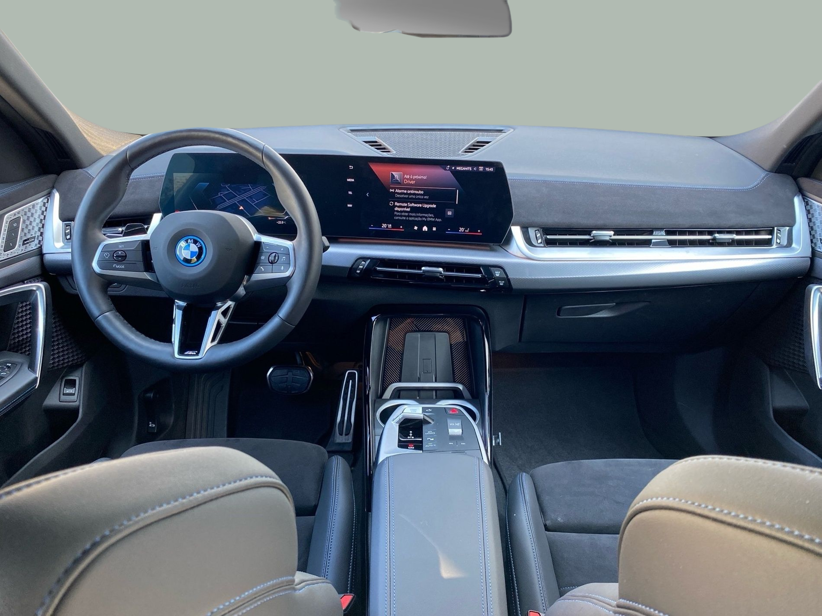BMW iX2 eDrive20 color Gris. Año 2024. 150KW(204CV). Elétrico. En concesionario Caetano Baviera Lisboa de Lisboa