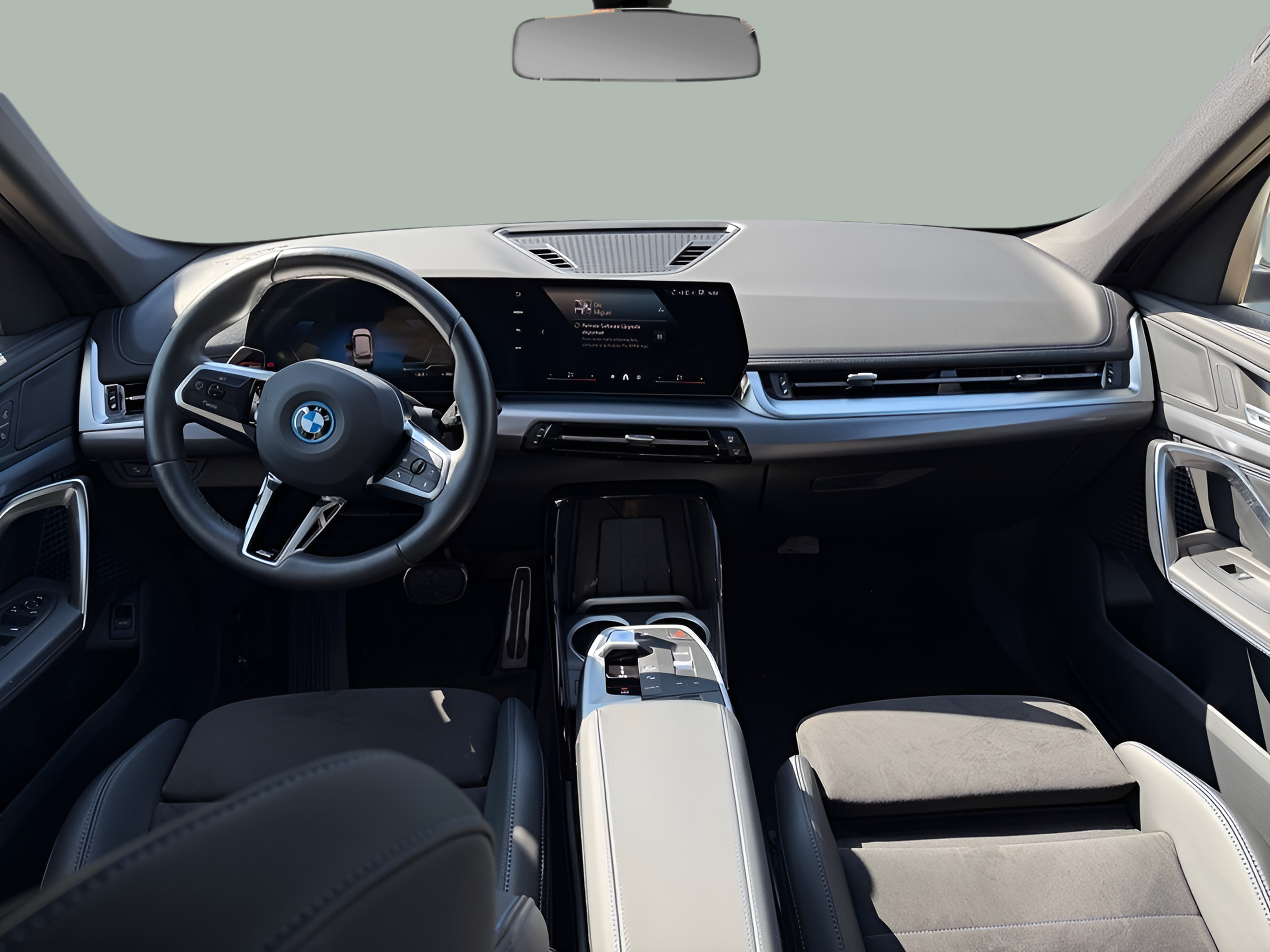 BMW iX1 xDrive30 color Blanco. Año 2025. 230KW(313CV). Elétrico. En concesionario Caetano Baviera Faro de Faro