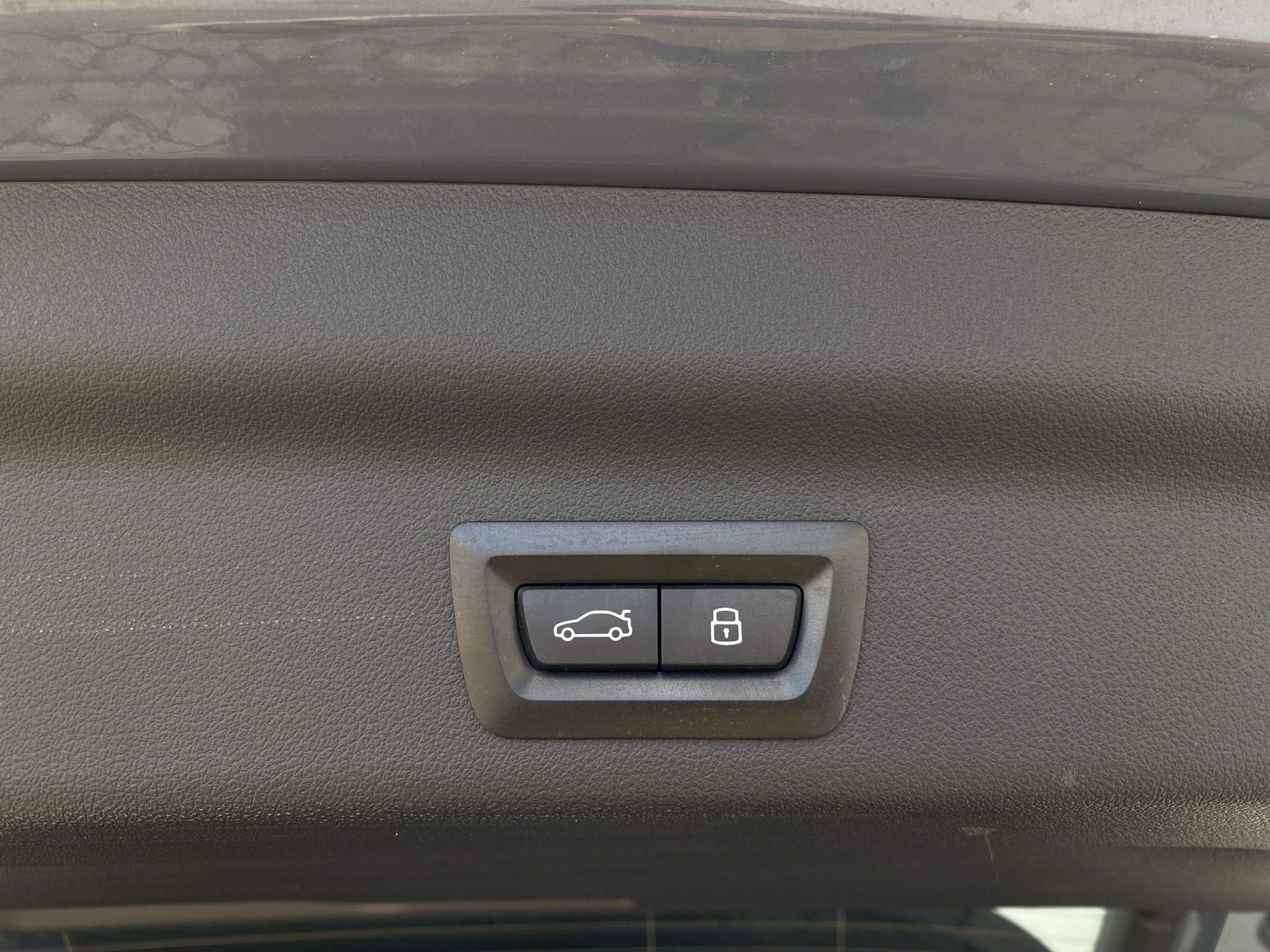 BMW iX1 xDrive30 color Gris. Año 2023. 230KW(313CV). Elétrico. En concesionario Caetano Lisboa de Lisboa