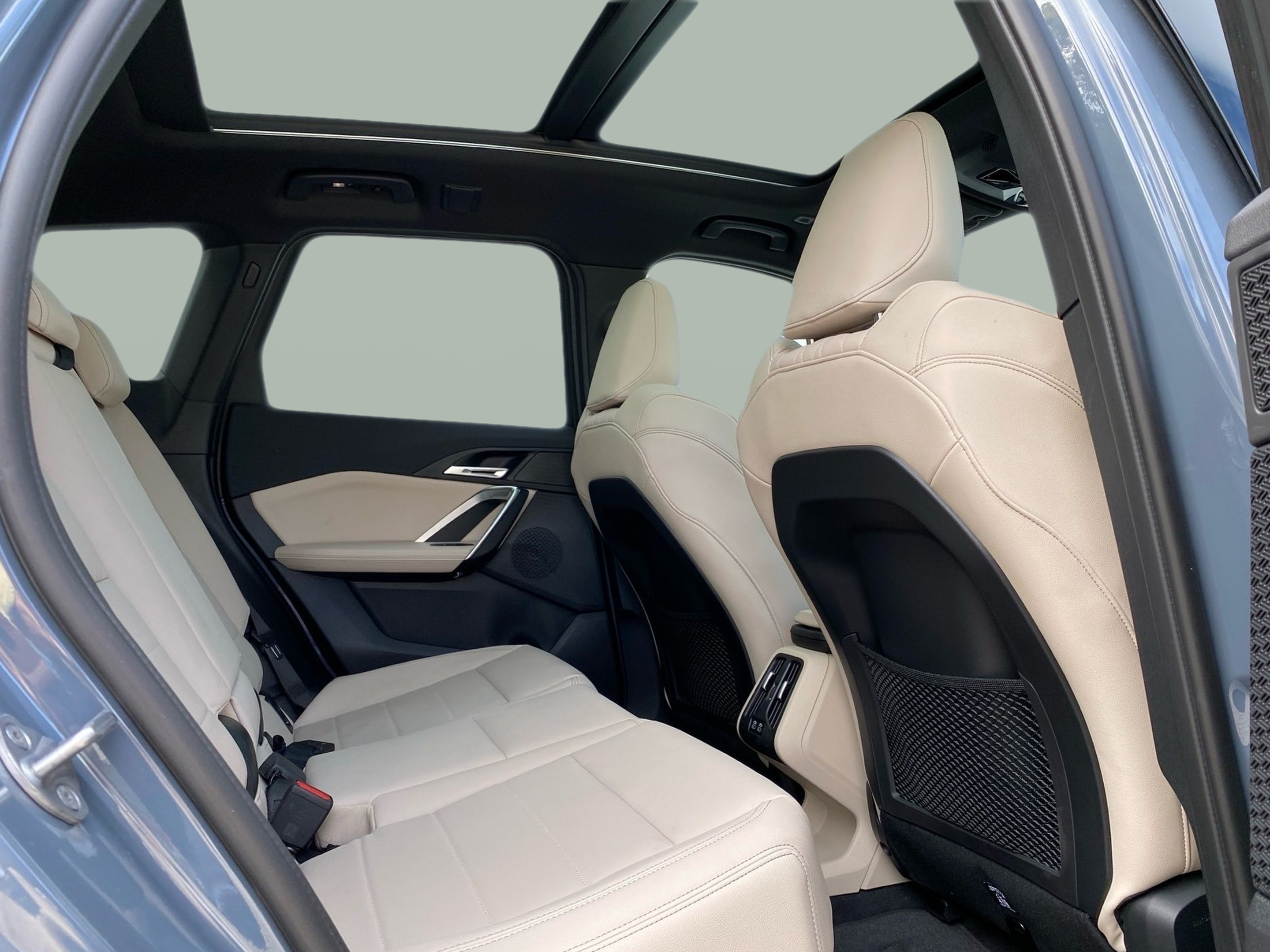 BMW iX1 xDrive30 color Gris. Año 2023. 230KW(313CV). Elétrico. En concesionario Caetano Lisboa de Lisboa