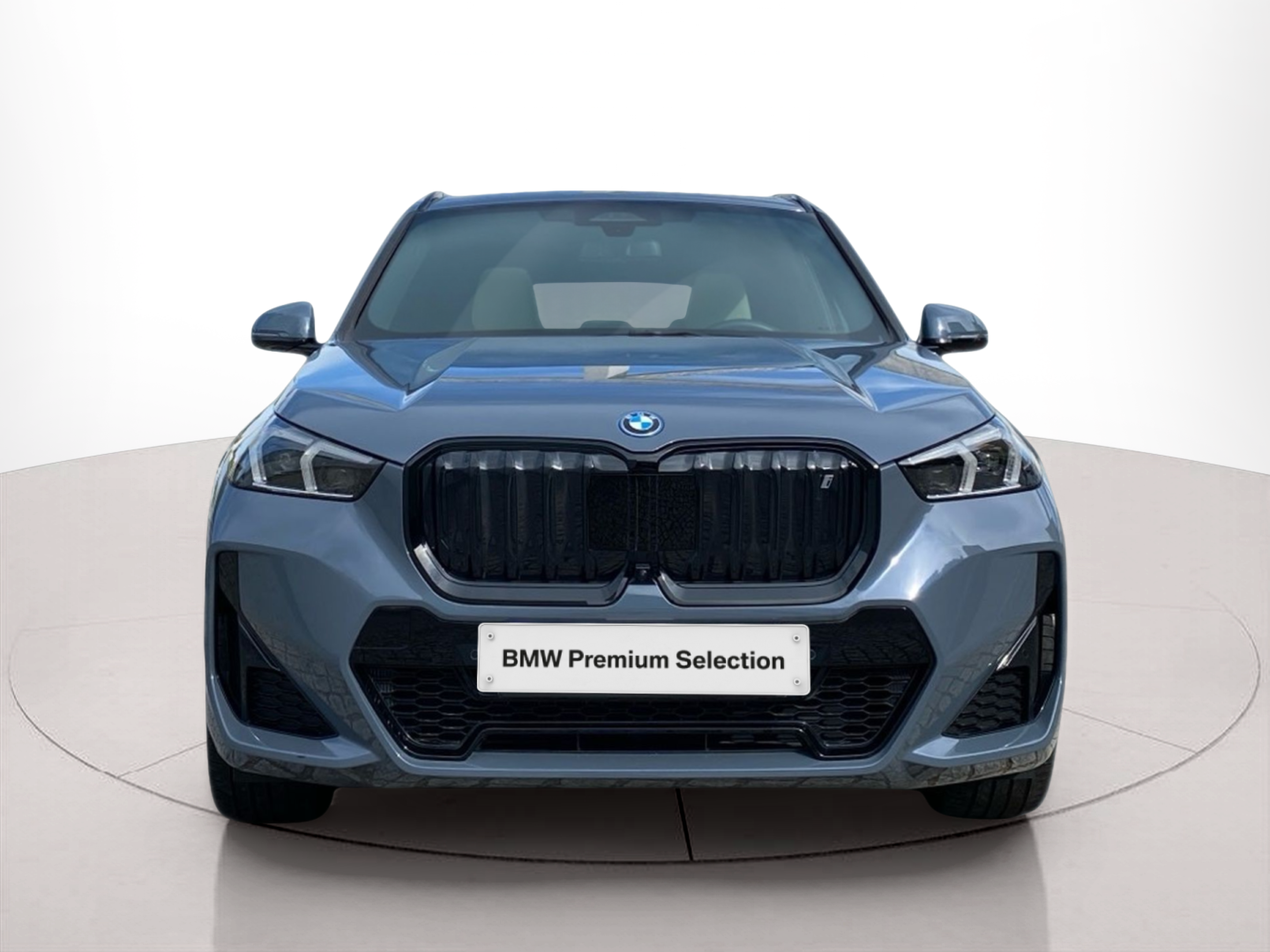 Fotos de BMW iX1 xDrive30 color Gris. Año 2023. 230KW(313CV). Elétrico. En concesionario Caetano Lisboa de Lisboa