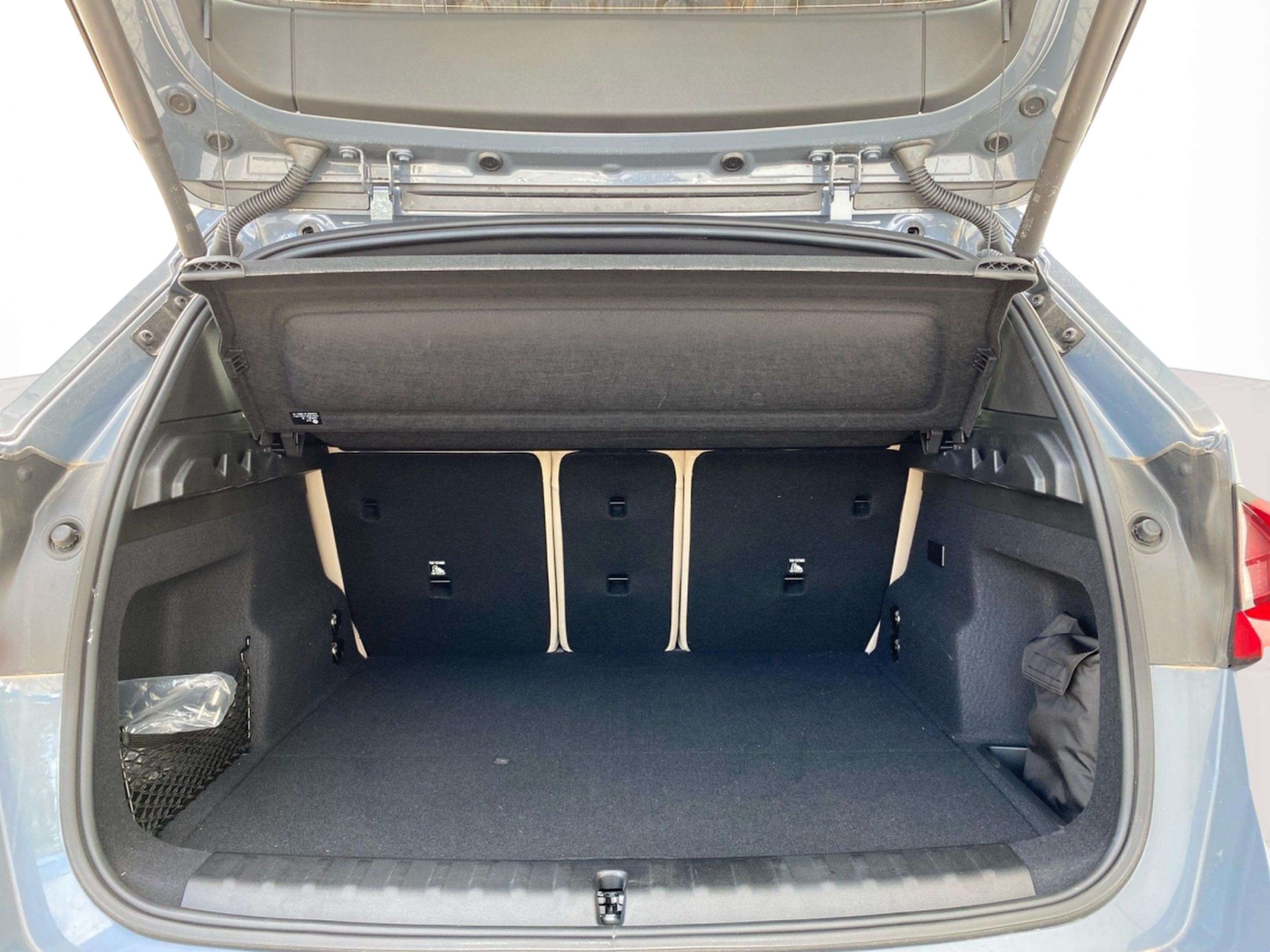 BMW iX1 xDrive30 color Gris. Año 2023. 230KW(313CV). Elétrico. En concesionario Caetano Lisboa de Lisboa