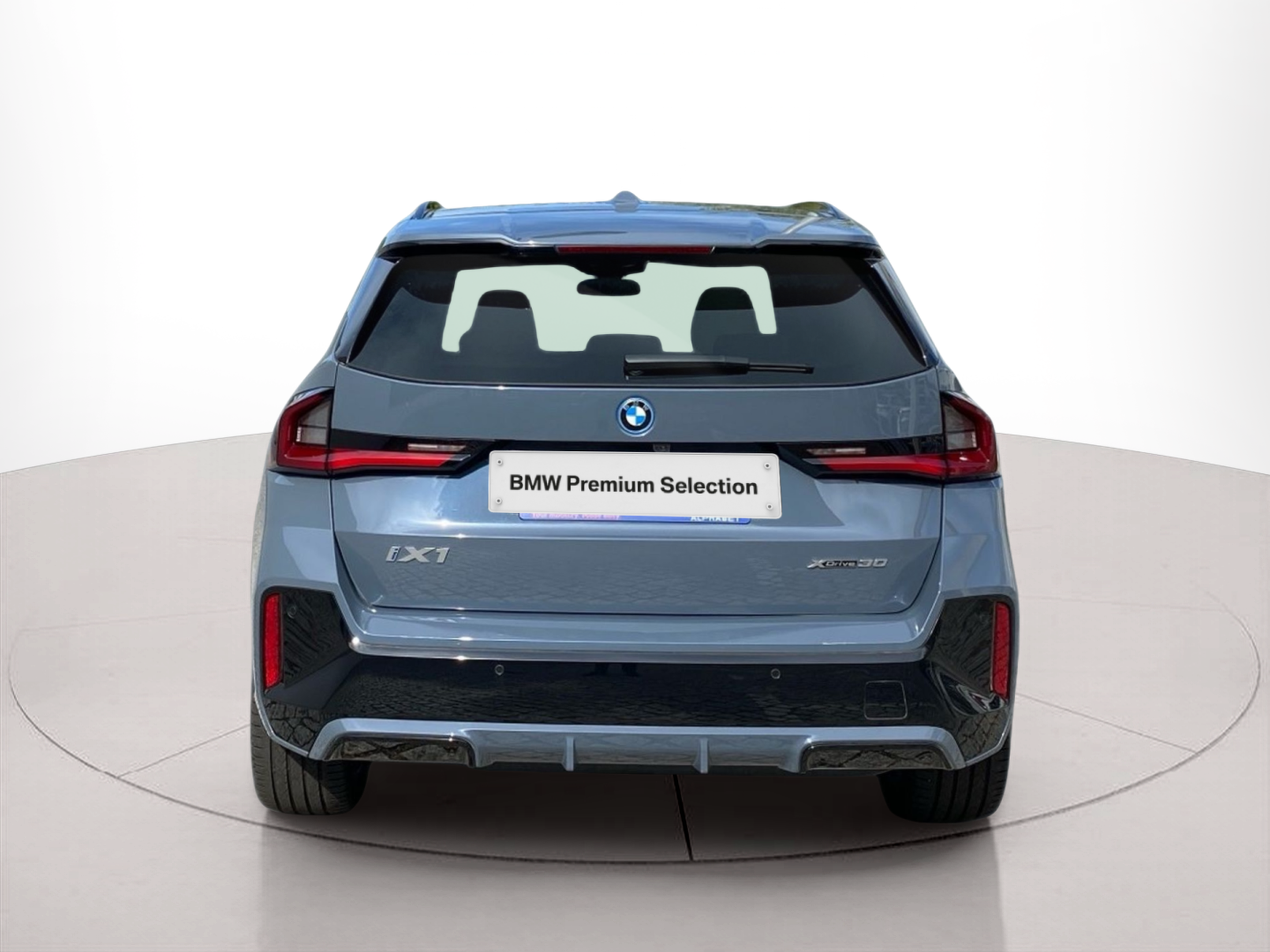 BMW iX1 xDrive30 color Gris. Año 2023. 230KW(313CV). Elétrico. En concesionario Caetano Lisboa de Lisboa