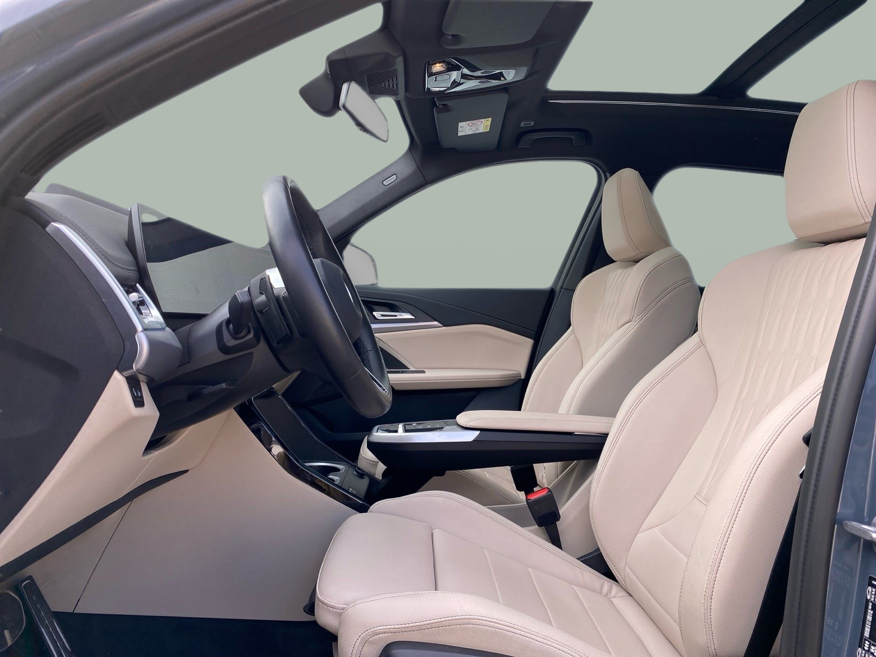 BMW iX1 xDrive30 color Gris. Año 2023. 230KW(313CV). Elétrico. En concesionario Caetano Lisboa de Lisboa