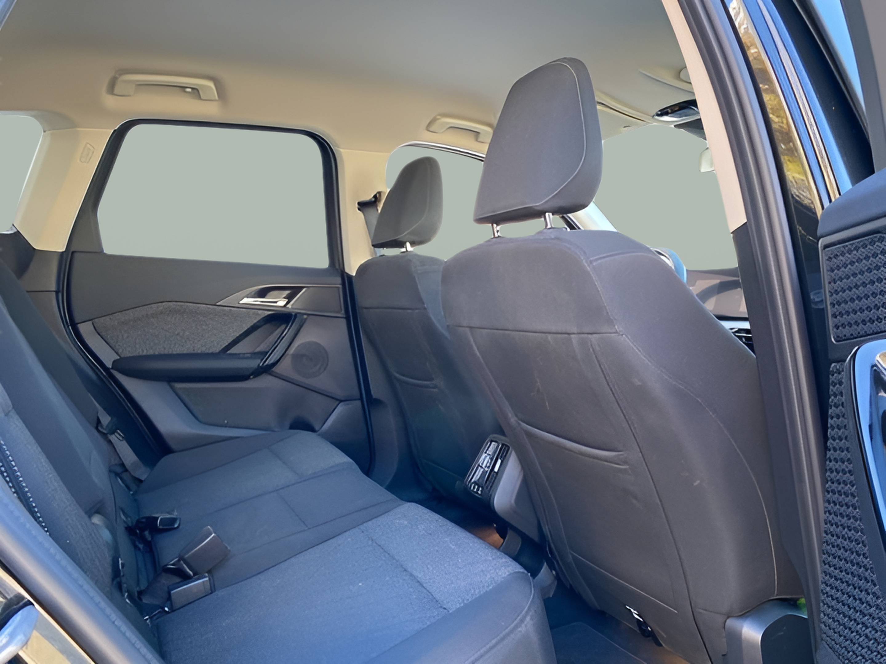 BMW iX1 xDrive30 color Negro. Año 2023. 230KW(313CV). Elétrico. En concesionario Caetano Lisboa de Lisboa