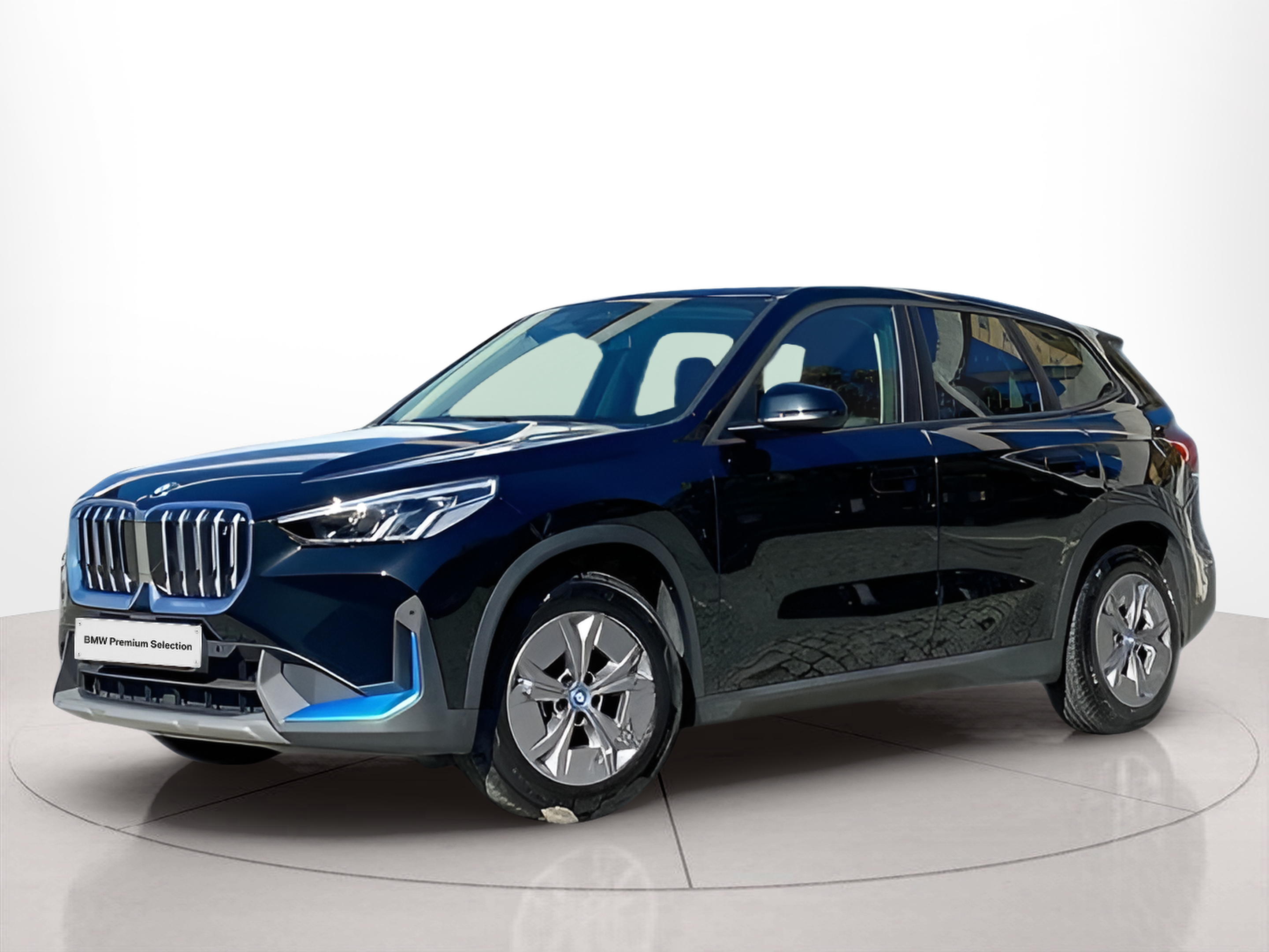 Fotos de BMW iX1 xDrive30 color Negro. Año 2023. 230KW(313CV). Elétrico. En concesionario Caetano Lisboa de Lisboa