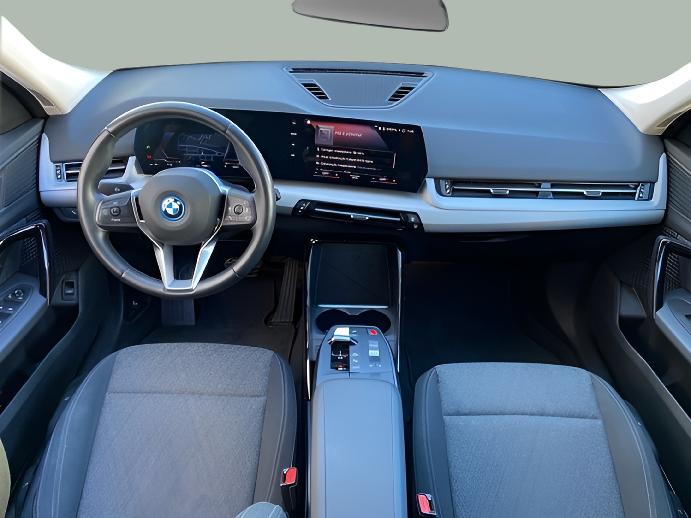 BMW iX1 xDrive30 color Negro. Año 2023. 230KW(313CV). Elétrico. En concesionario Caetano Lisboa de Lisboa