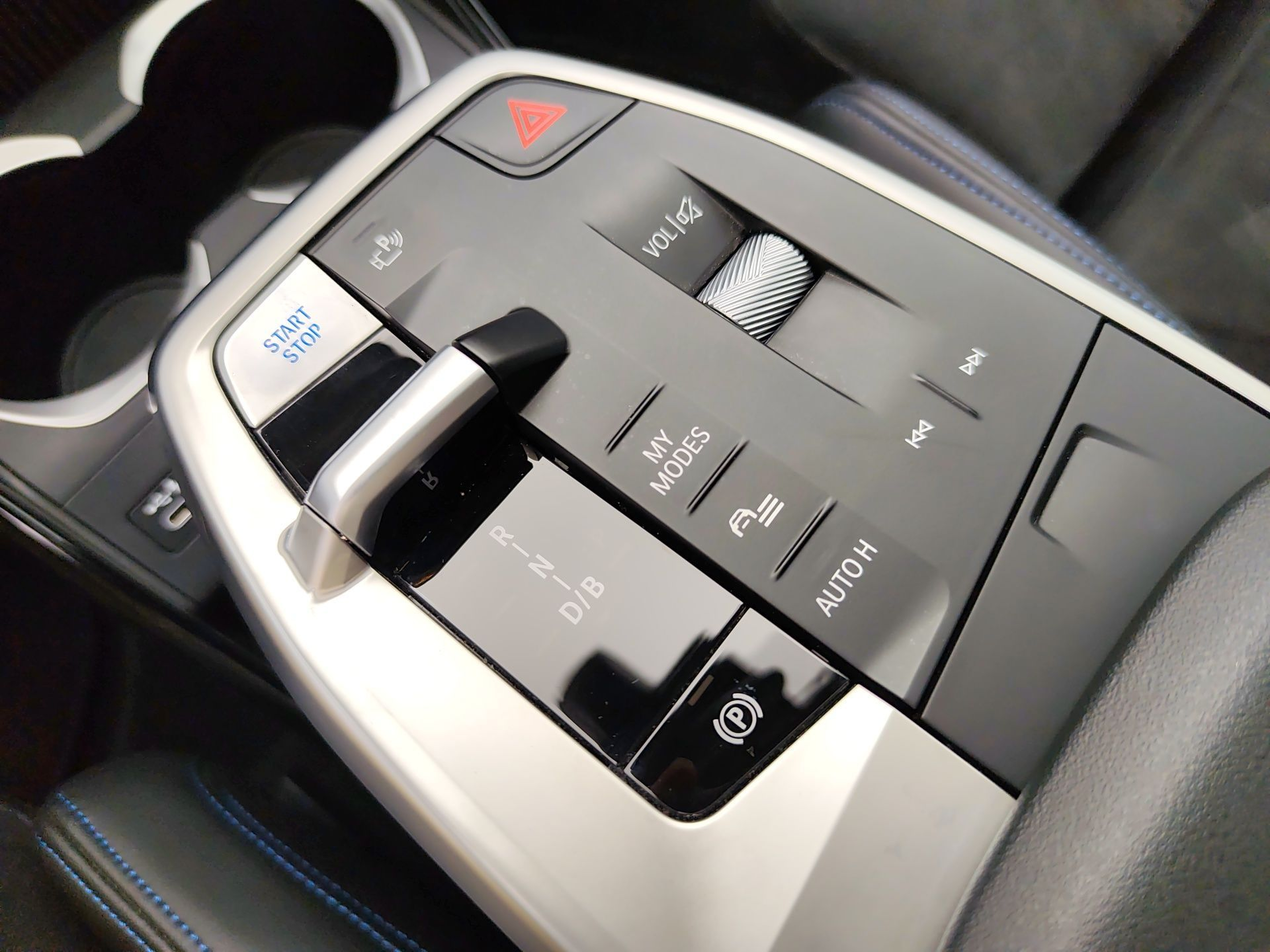 BMW iX1 xDrive30 color Negro. Año 2023. 230KW(313CV). Elétrico. En concesionario Caetano Baviera Santa Maria da Feira de Santa Maria da Feira