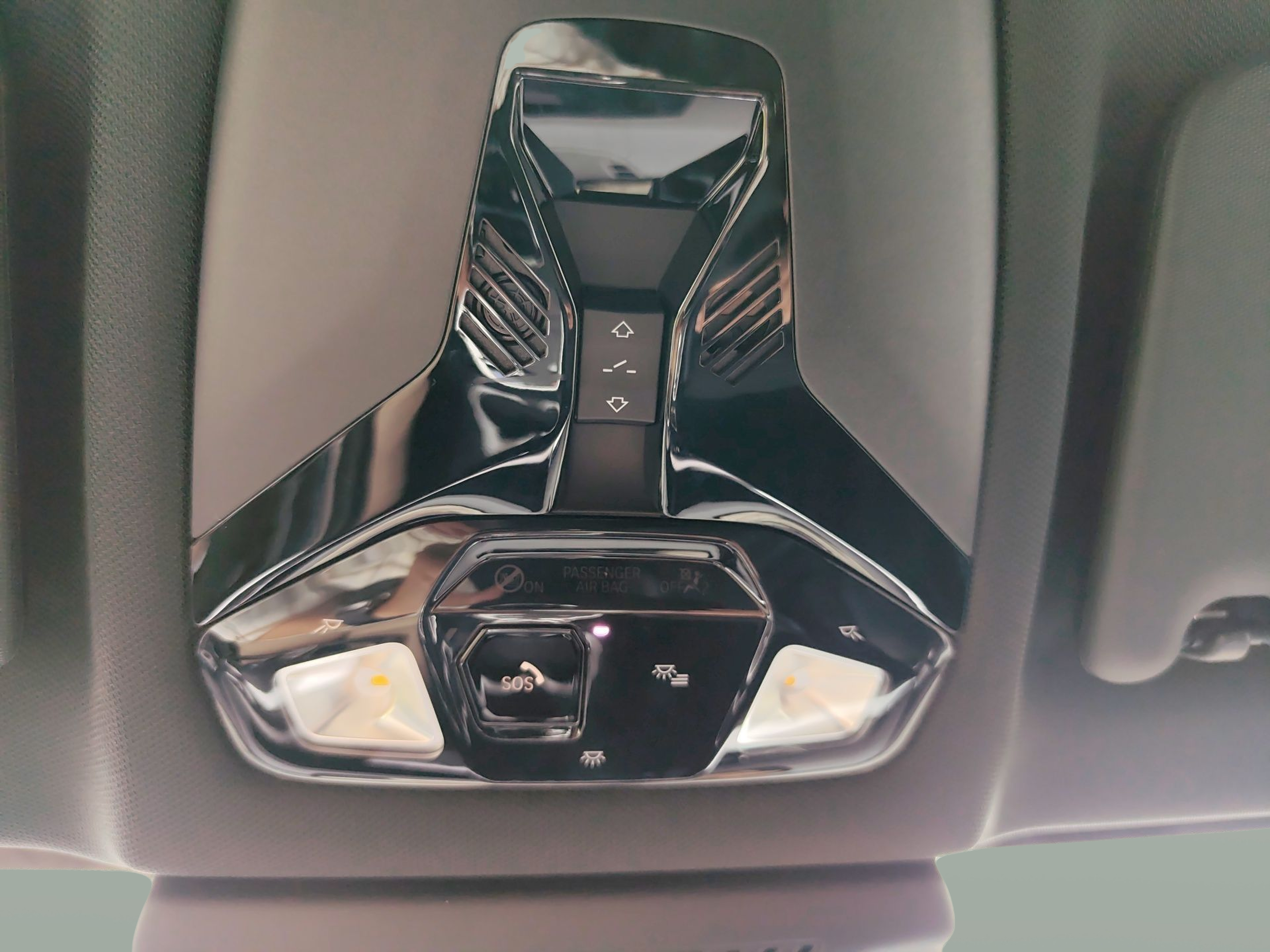 BMW iX1 xDrive30 color Negro. Año 2023. 230KW(313CV). Elétrico. En concesionario Caetano Baviera Santa Maria da Feira de Santa Maria da Feira