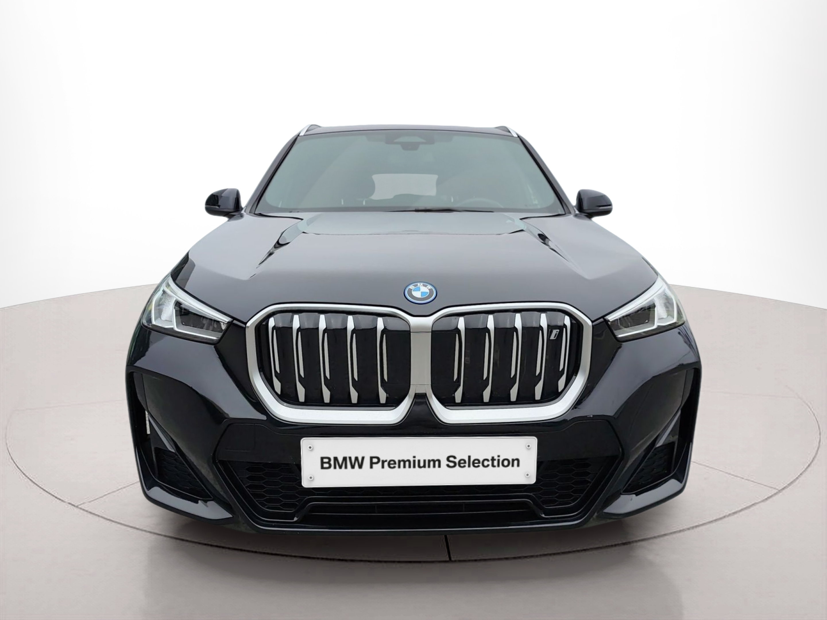 Fotos de BMW iX1 xDrive30 color Negro. Año 2023. 230KW(313CV). Elétrico. En concesionario Caetano Baviera Santa Maria da Feira de Santa Maria da Feira