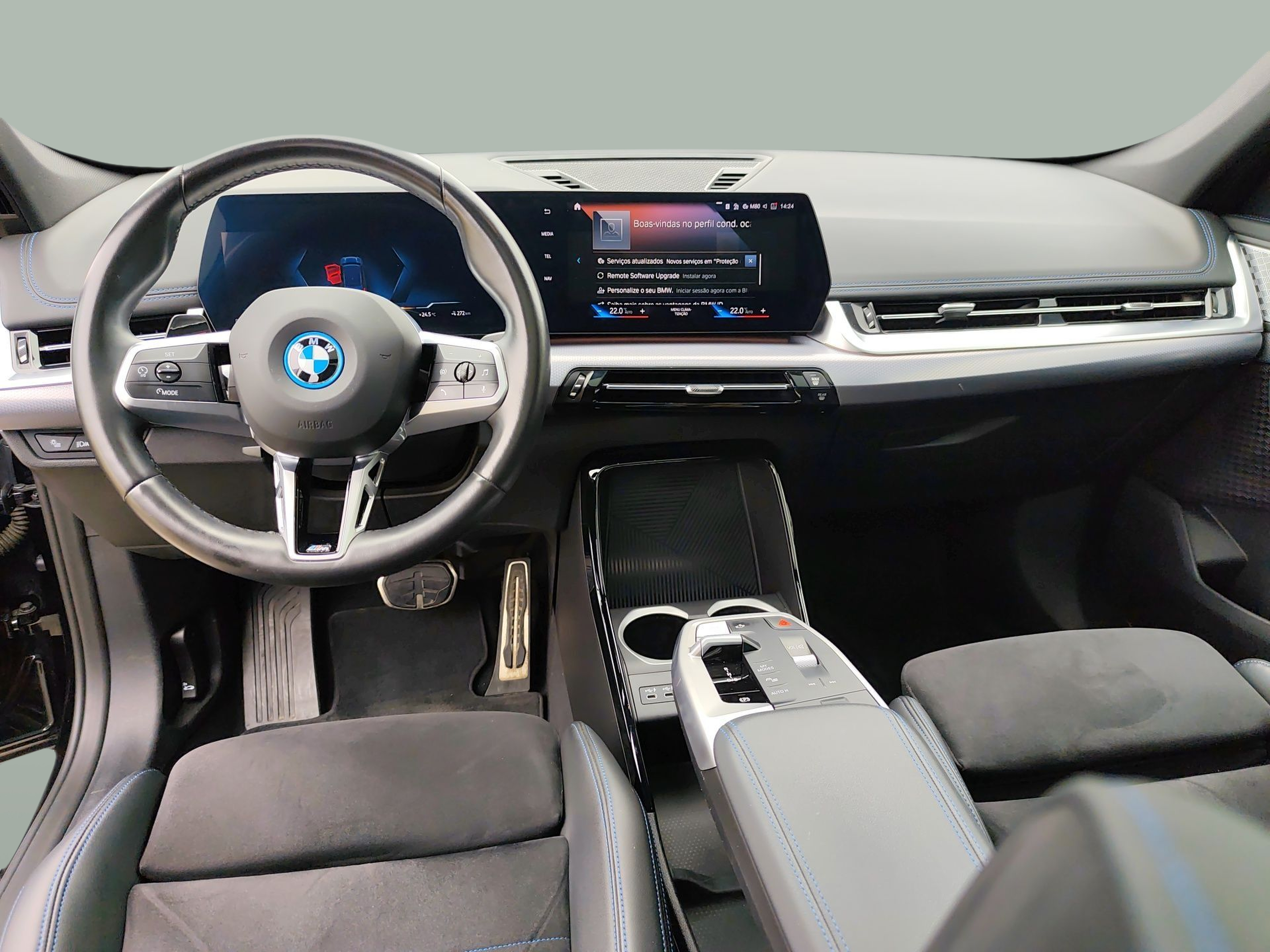 BMW iX1 xDrive30 color Negro. Año 2023. 230KW(313CV). Elétrico. En concesionario Caetano Baviera Santa Maria da Feira de Santa Maria da Feira