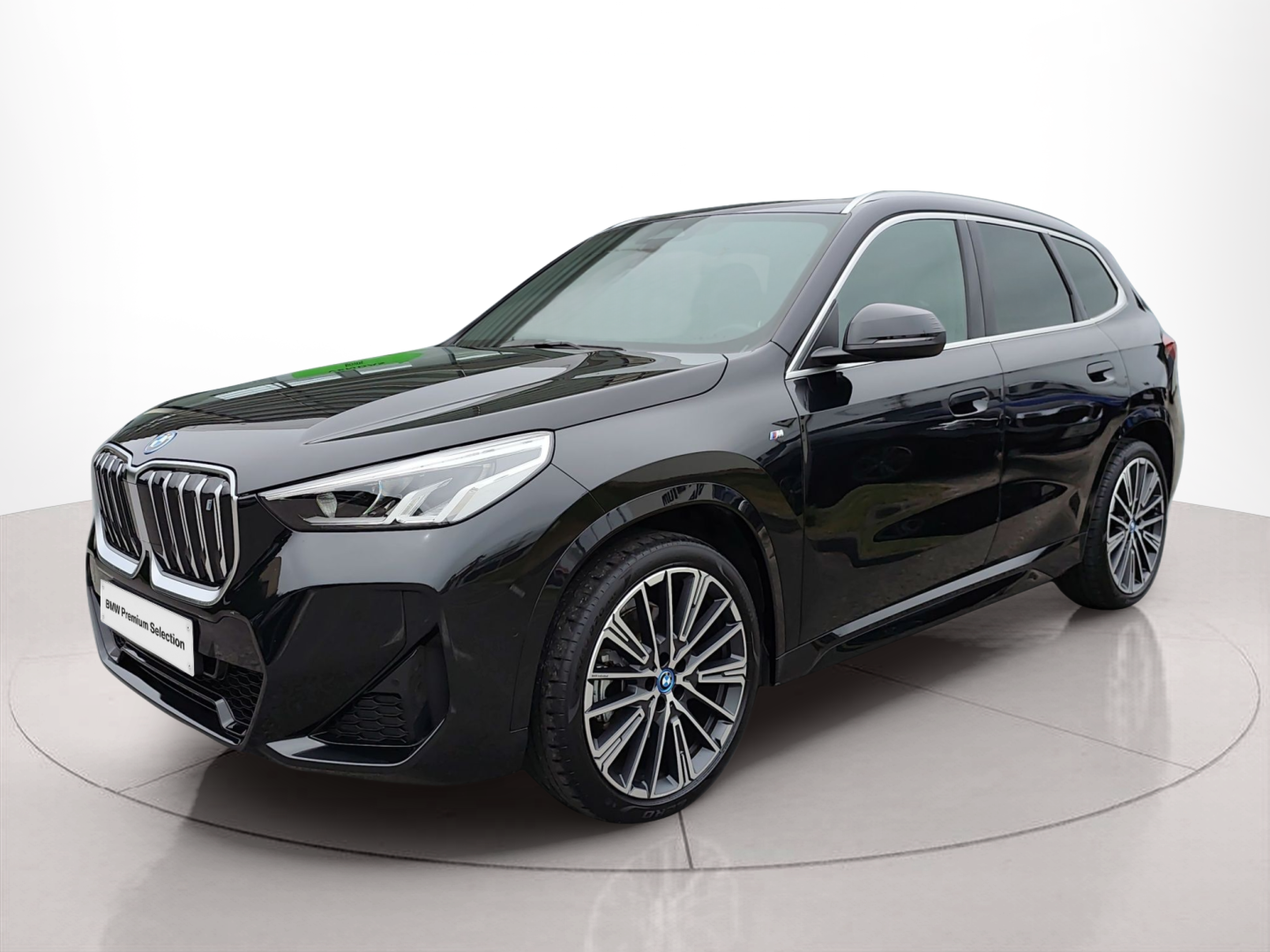 Fotos de BMW iX1 xDrive30 color Negro. Año 2023. 230KW(313CV). Elétrico. En concesionario Caetano Baviera Santa Maria da Feira de Santa Maria da Feira