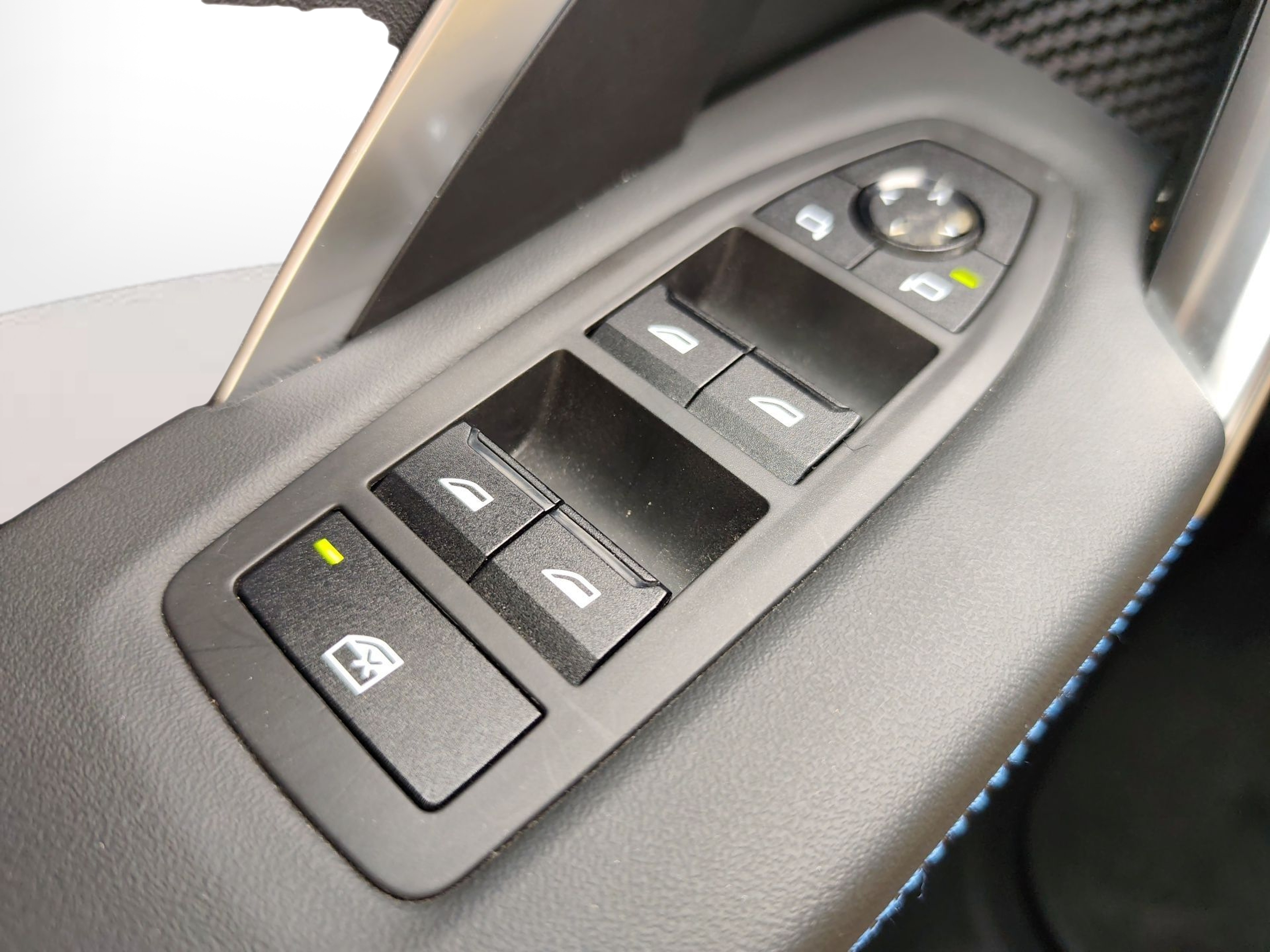 BMW iX1 xDrive30 color Negro. Año 2023. 230KW(313CV). Elétrico. En concesionario Caetano Baviera Santa Maria da Feira de Santa Maria da Feira