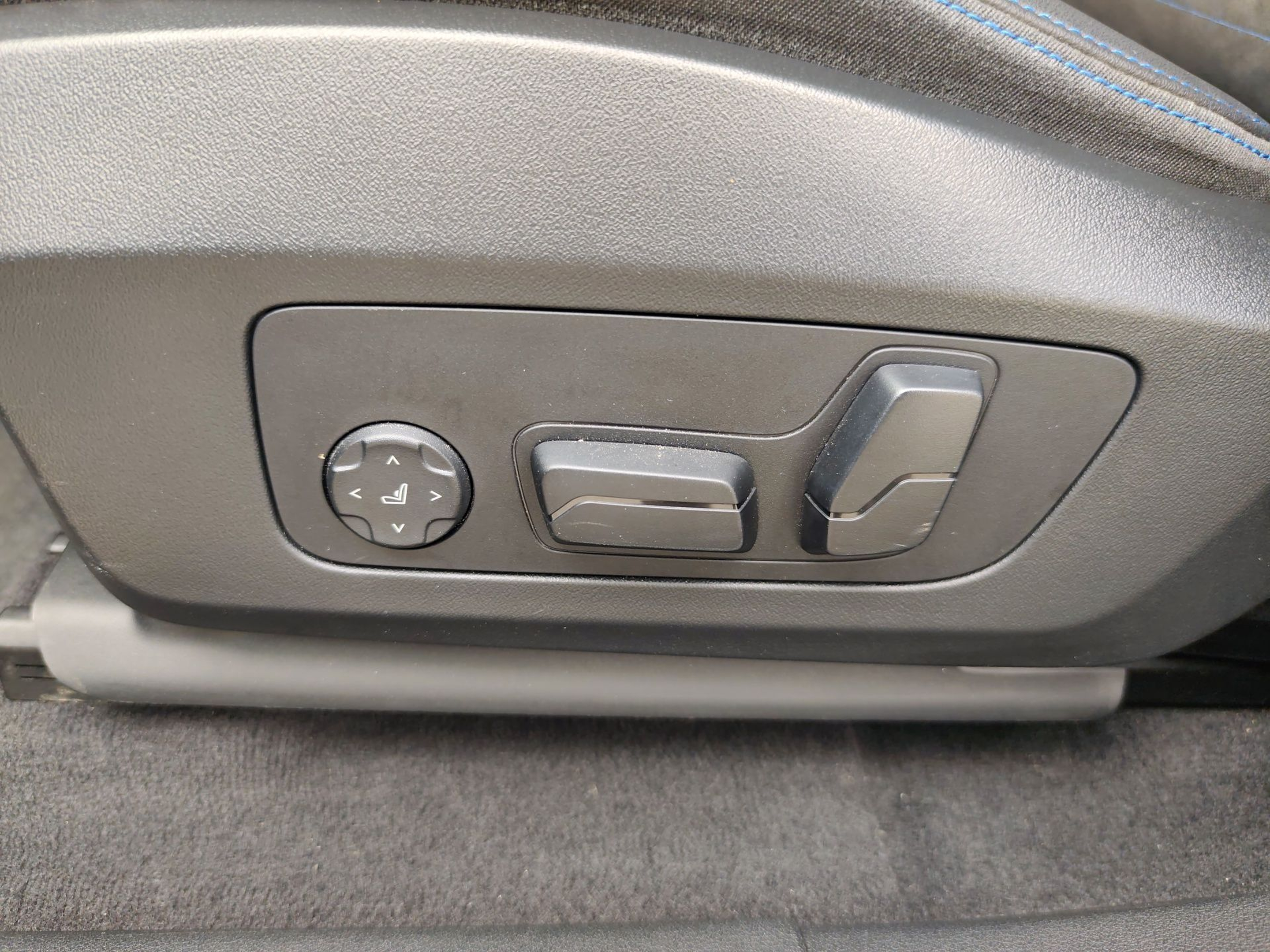 BMW iX1 xDrive30 color Negro. Año 2023. 230KW(313CV). Elétrico. En concesionario Caetano Baviera Santa Maria da Feira de Santa Maria da Feira