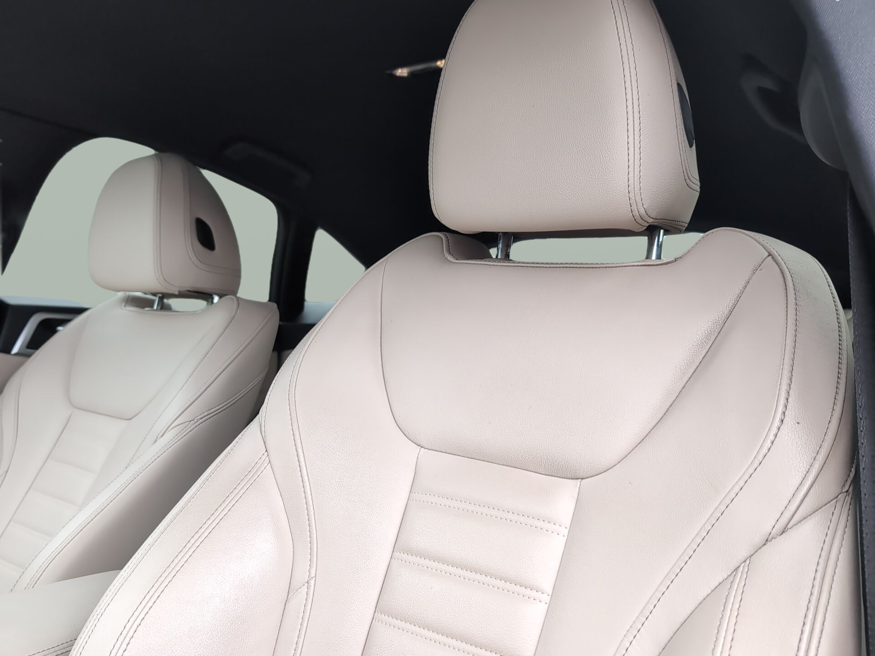 BMW i4 i4 eDrive40 color Negro. Año 2023. 250KW(340CV). Elétrico. En concesionario Caetano Aveiro de Aveiro