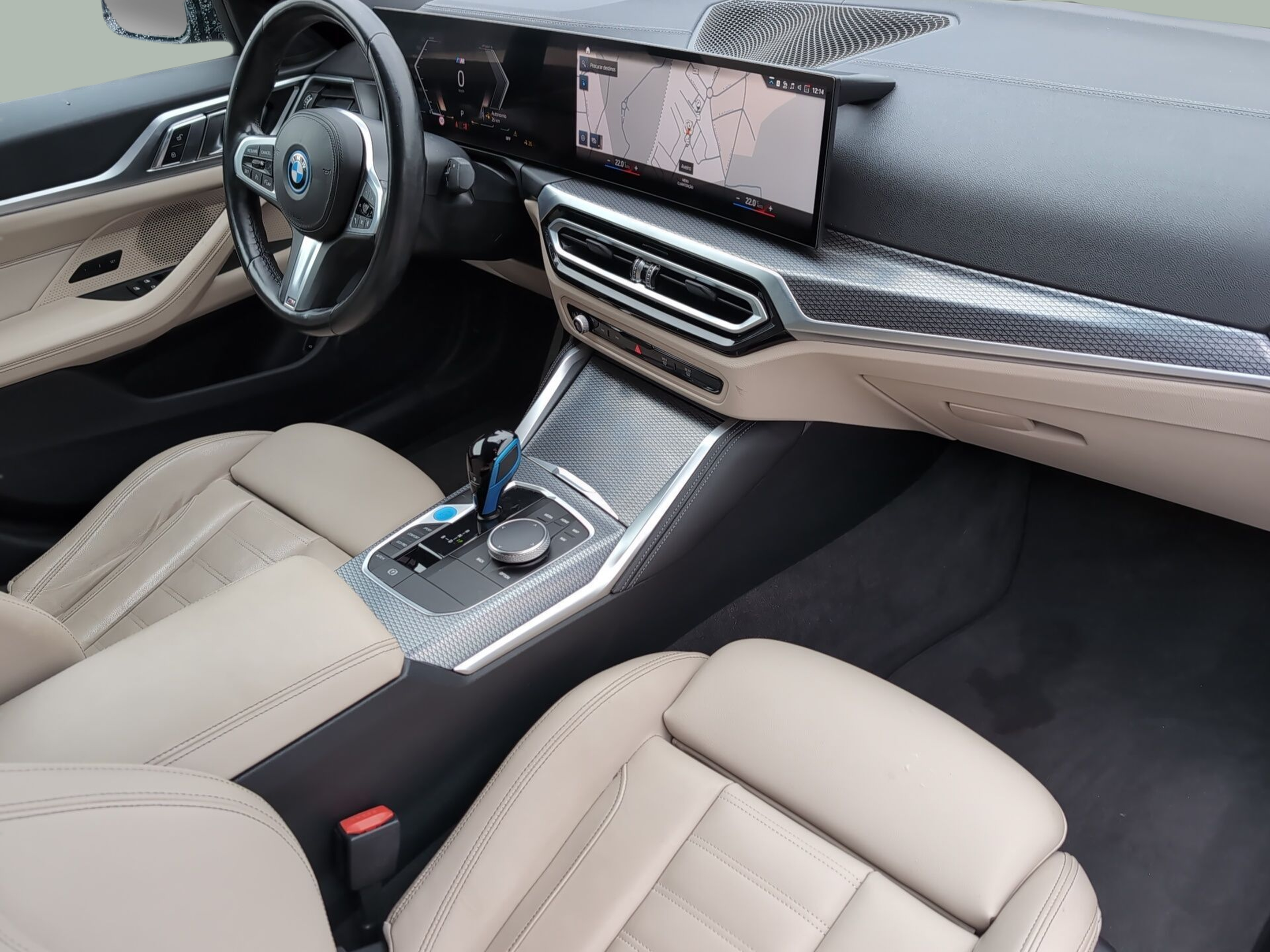 BMW i4 i4 eDrive40 color Negro. Año 2023. 250KW(340CV). Elétrico. En concesionario Caetano Aveiro de Aveiro